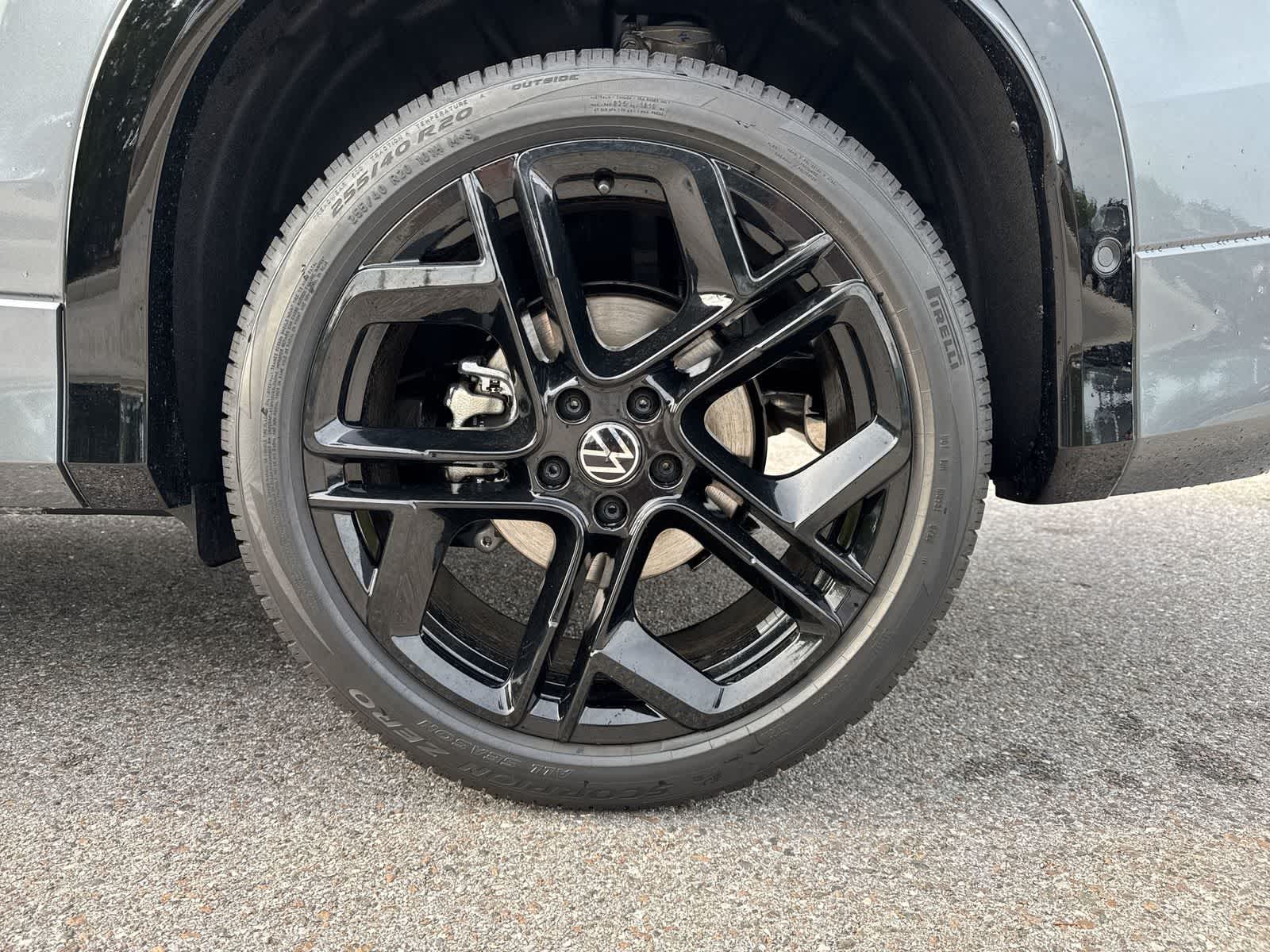 2026 Volkswagen Tiguan 2.0T SE R-Line Black