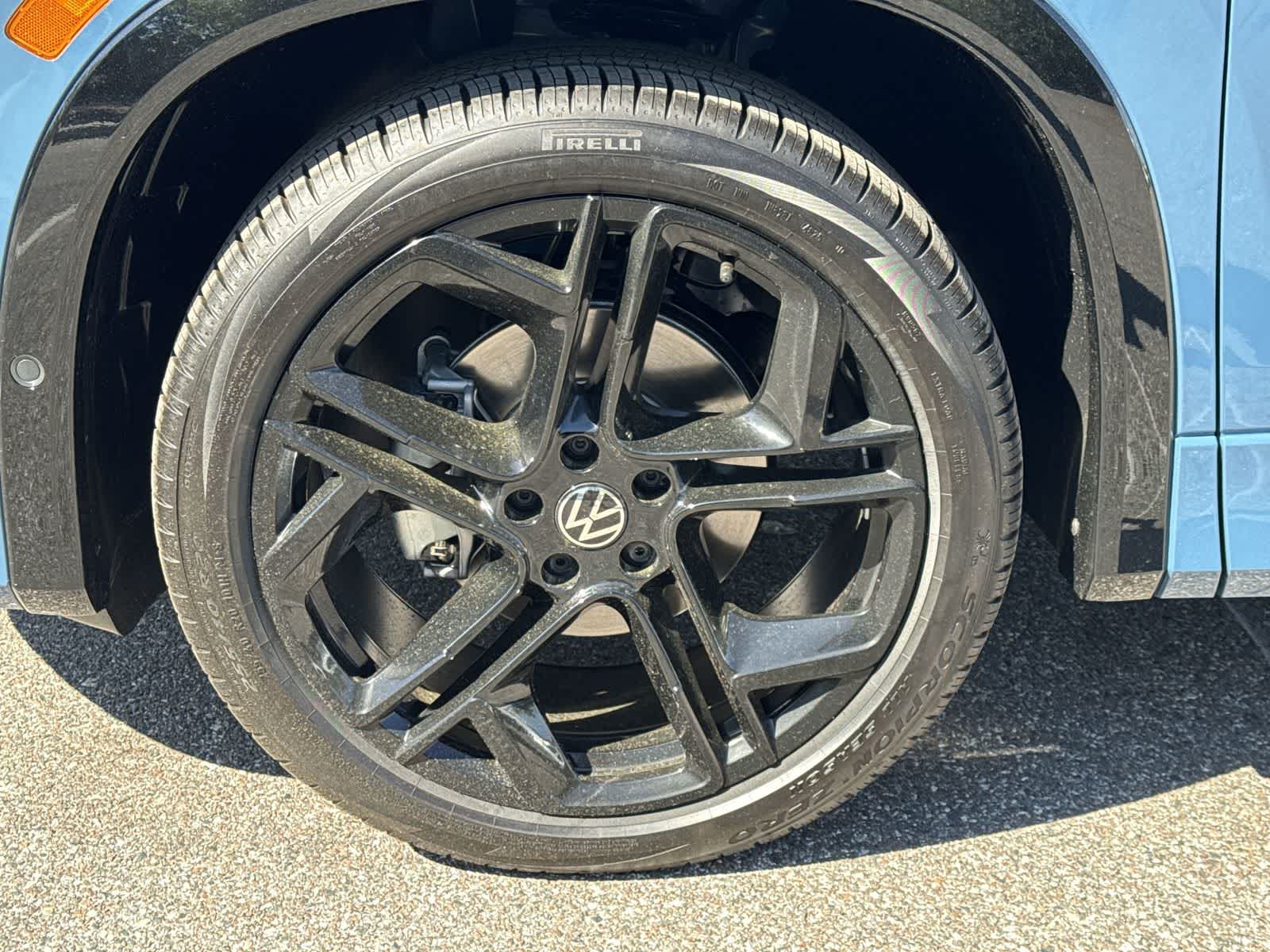 2026 Volkswagen Tiguan 2.0T SE R-Line Black