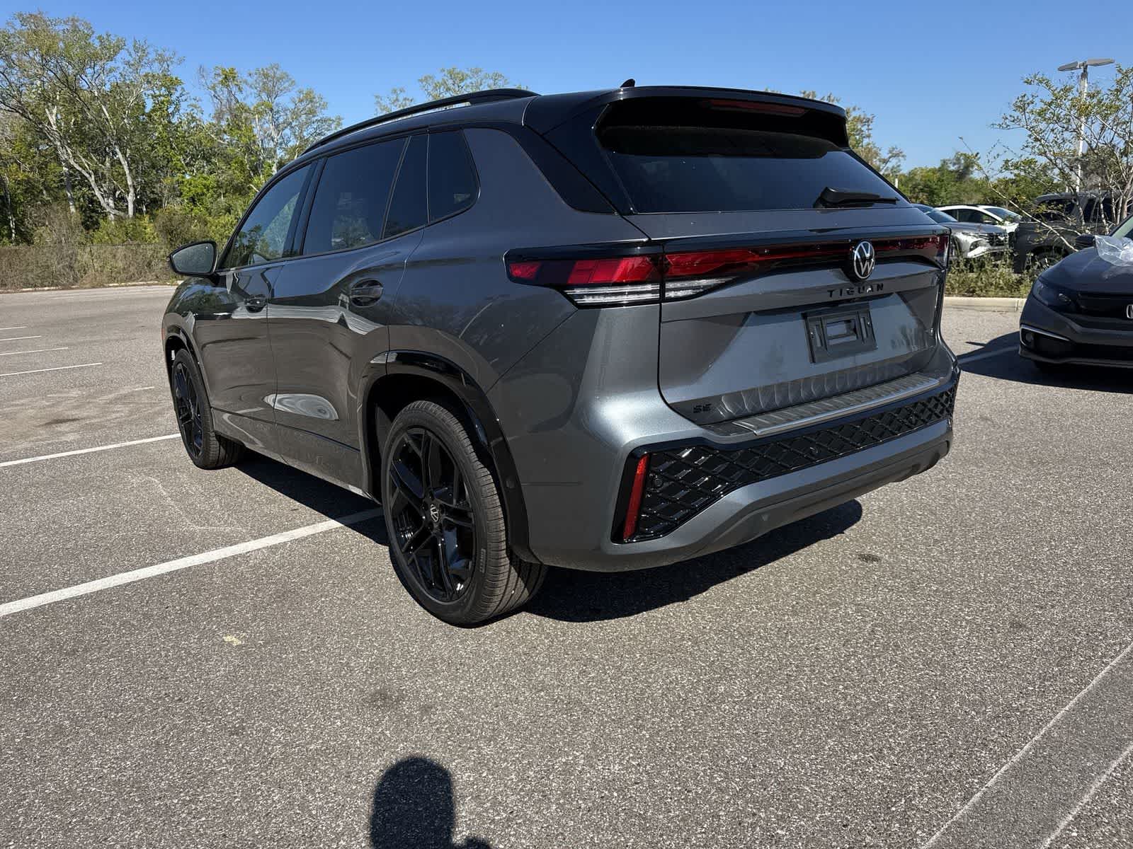 2026 Volkswagen Tiguan 2.0T SE R-Line Black