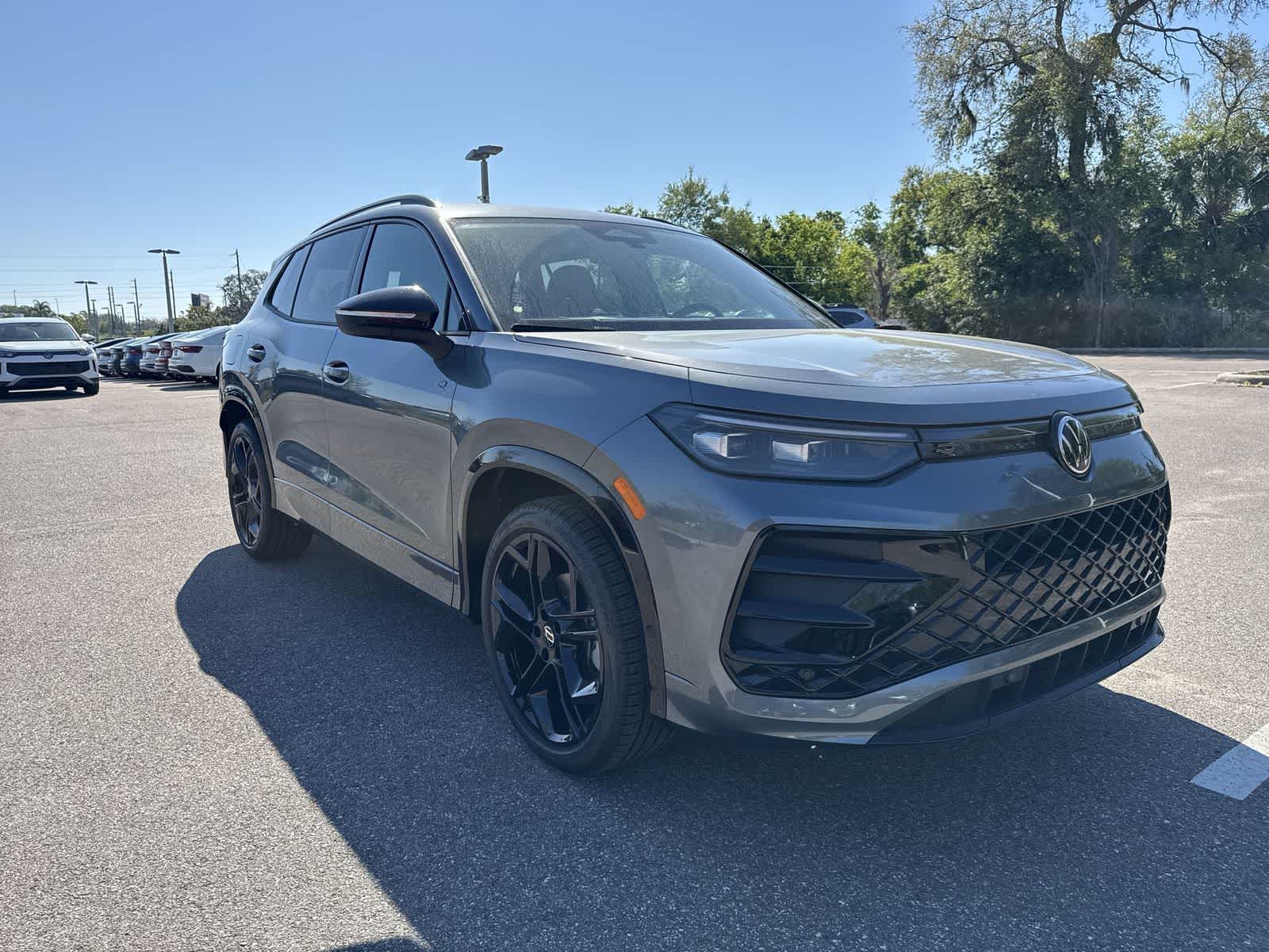 2026 Volkswagen Tiguan 2.0T SE R-Line Black