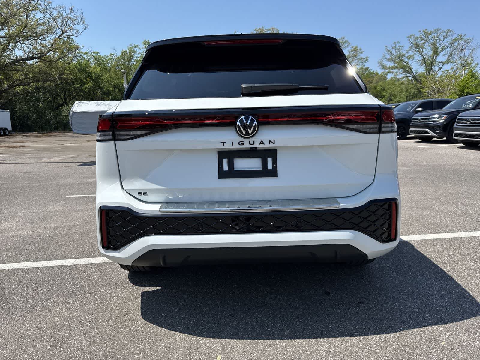 2026 Volkswagen Tiguan 2.0T SE R-Line Black