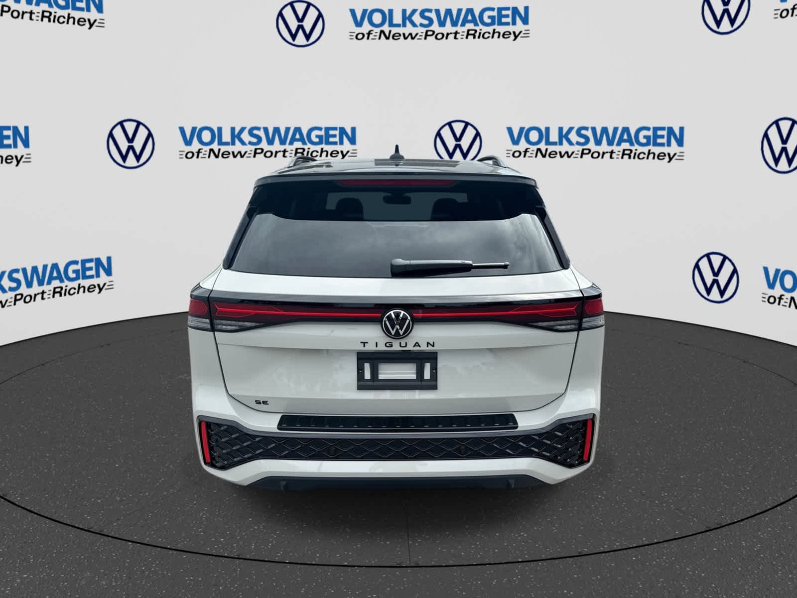 2026 Volkswagen Tiguan 2.0T SE R-Line Black