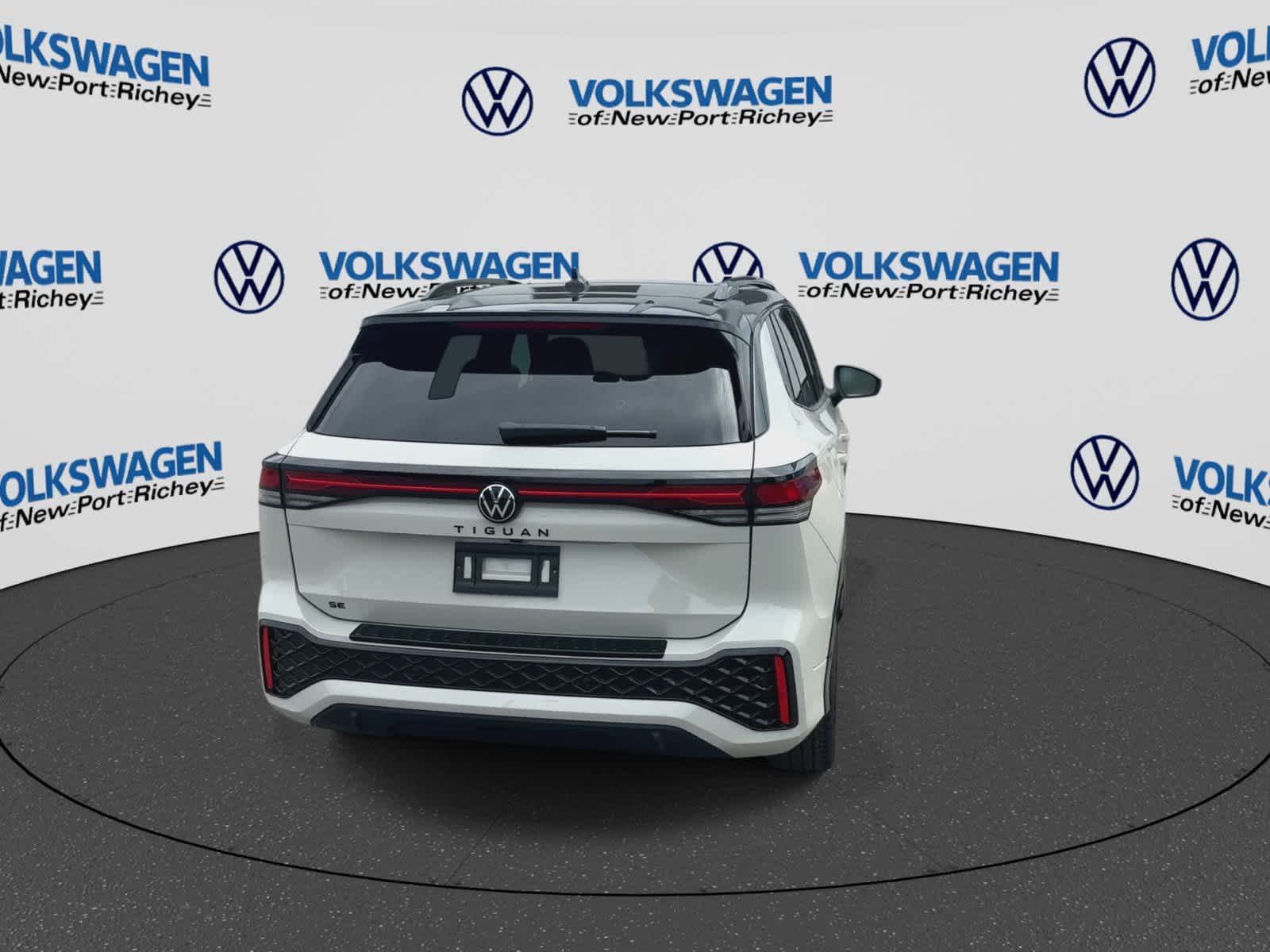 2026 Volkswagen Tiguan 2.0T SE R-Line Black