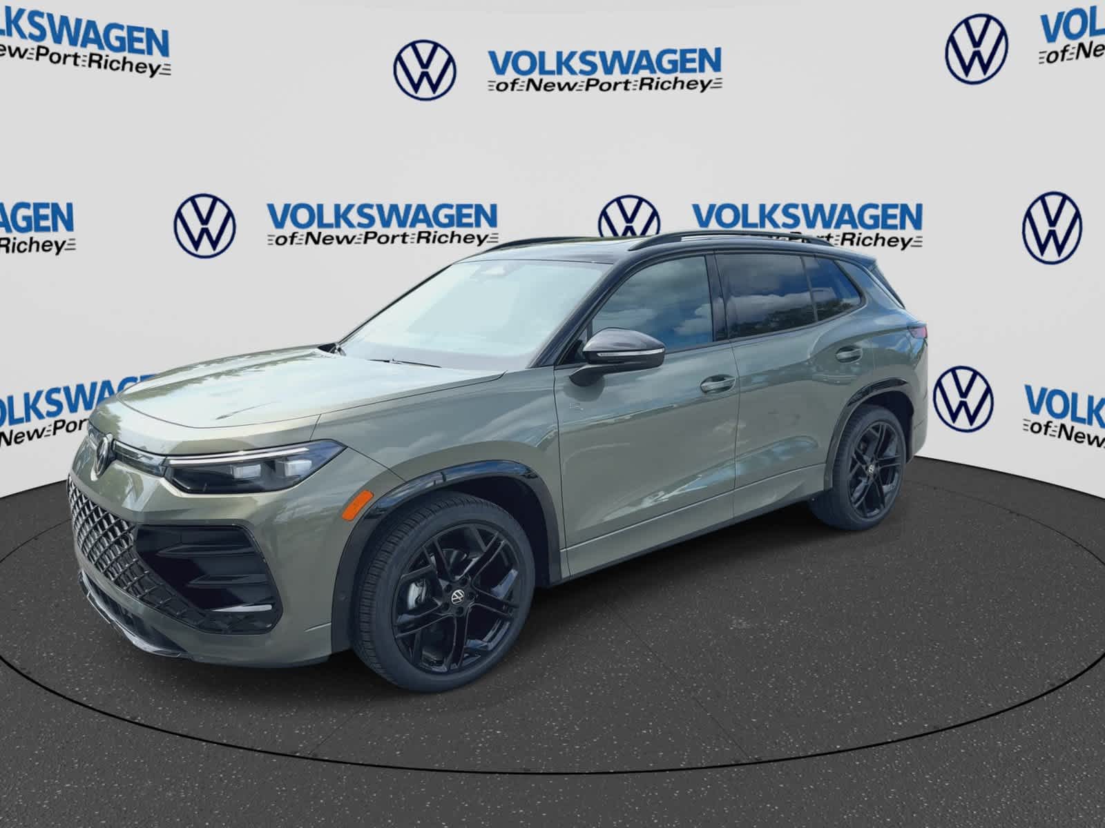 2026 Volkswagen Tiguan 2.0T SE R-Line Black
