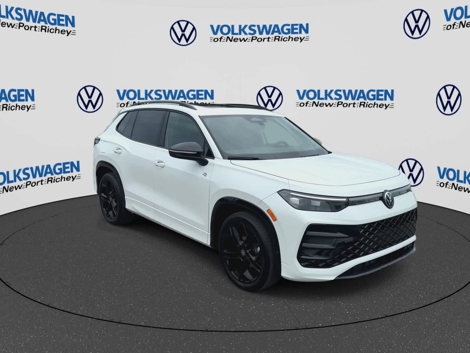 2026 Volkswagen Tiguan 2.0T SE R-Line Black
