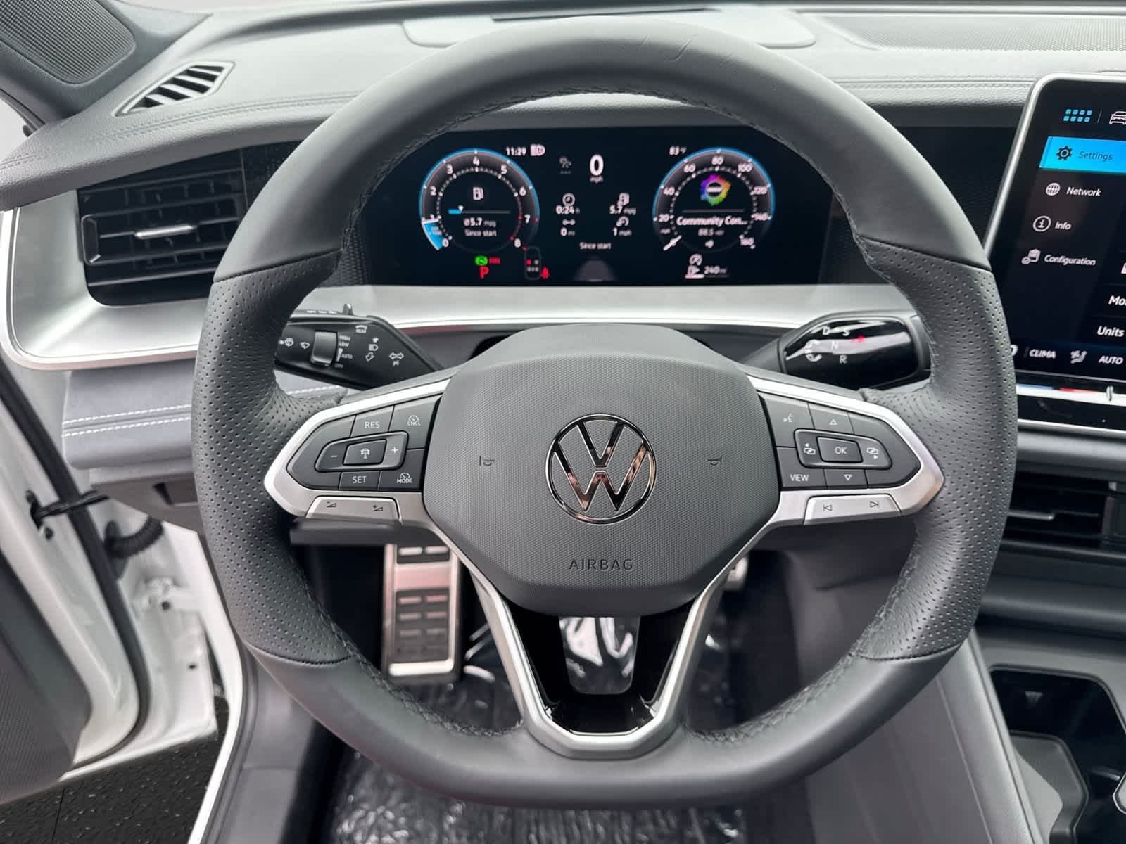 2026 Volkswagen Tiguan 2.0T SE R-Line Black