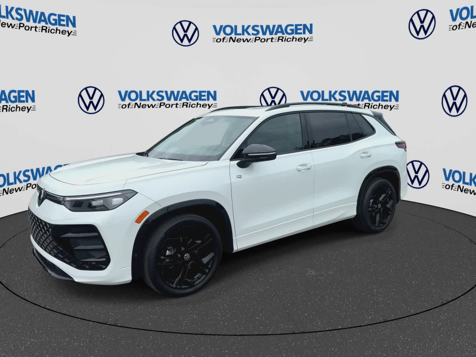 2026 Volkswagen Tiguan 2.0T SE R-Line Black