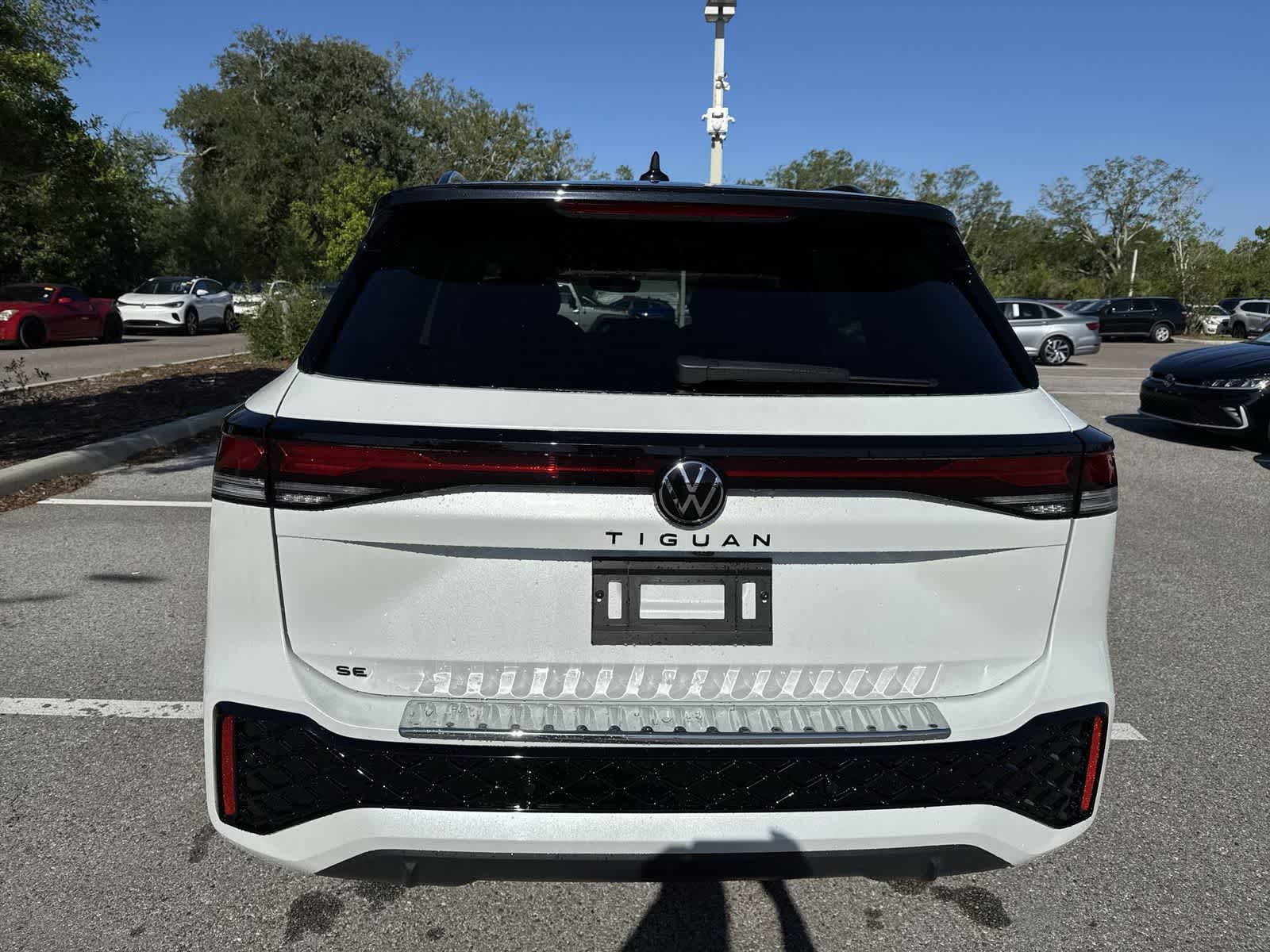 2026 Volkswagen Tiguan 2.0T SE R-Line Black