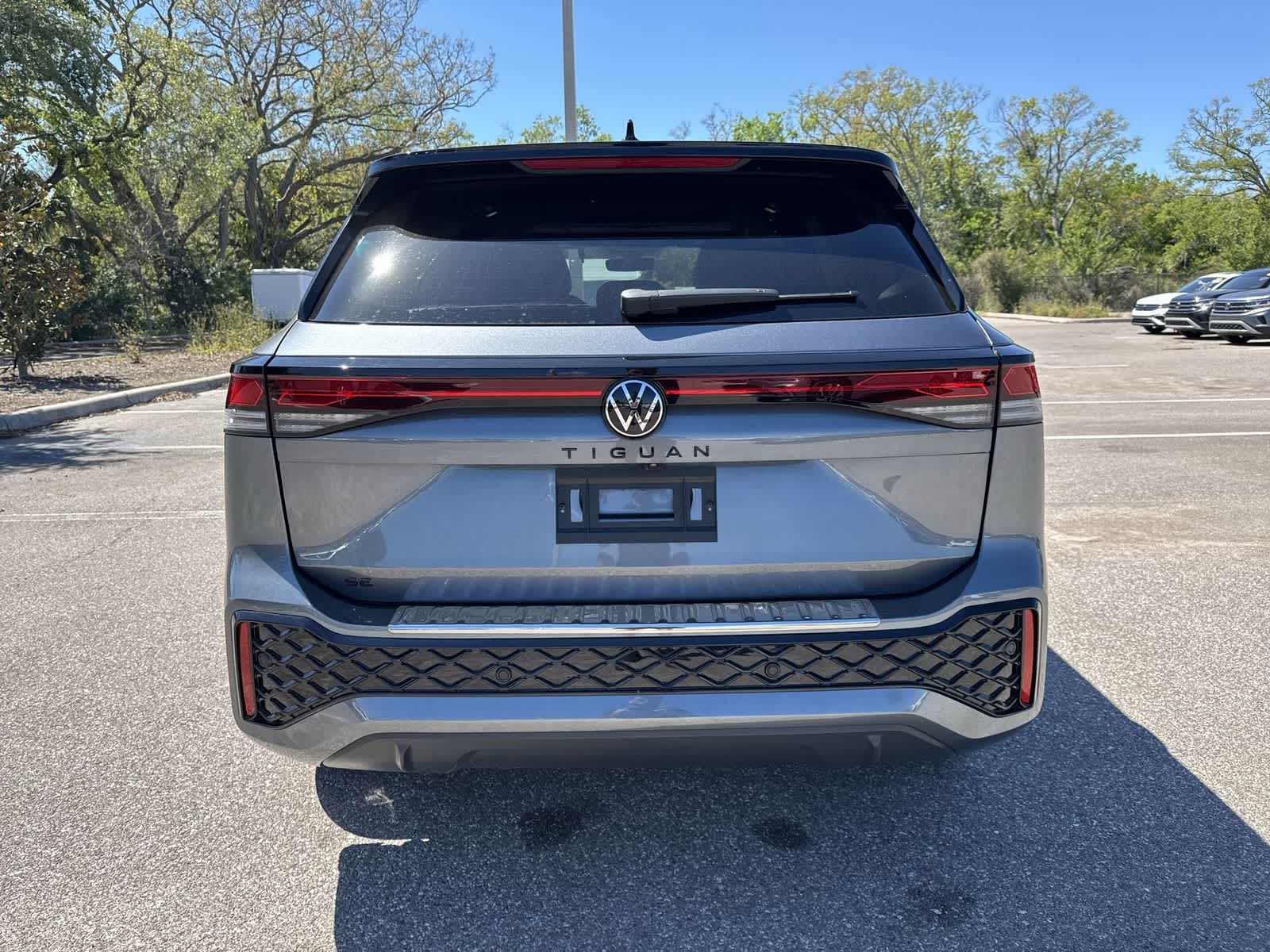 2026 Volkswagen Tiguan 2.0T SE R-Line Black