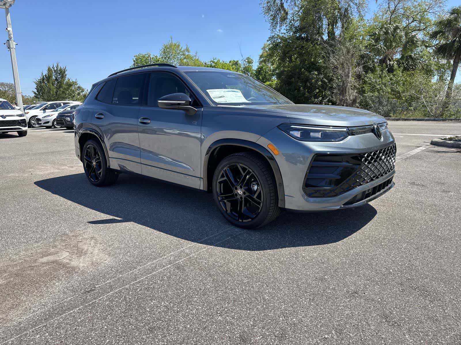 2026 Volkswagen Tiguan 2.0T SE R-Line Black