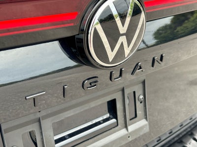 2026 Volkswagen Tiguan 2.0T SE R-Line Black