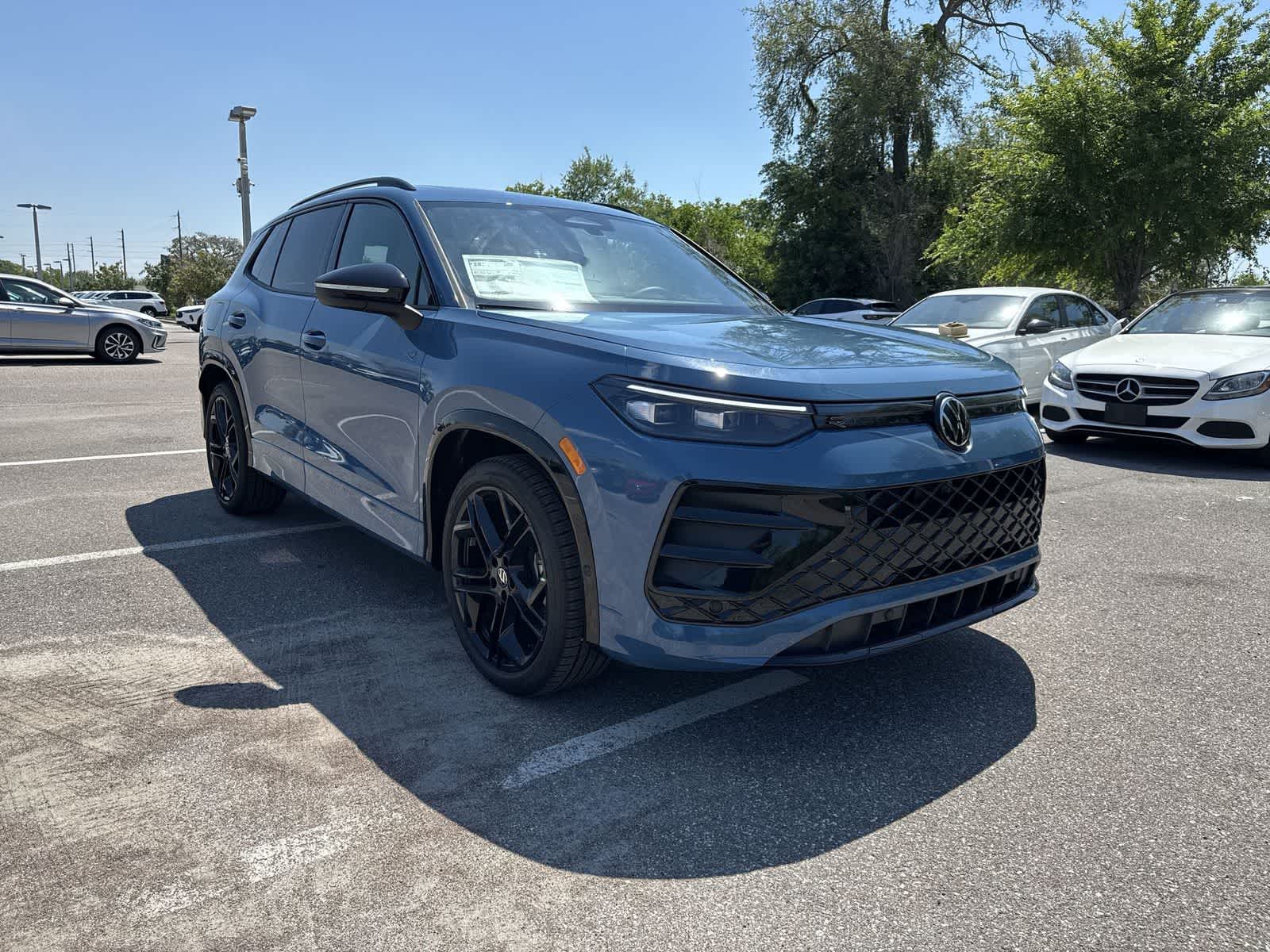 2026 Volkswagen Tiguan 2.0T SE R-Line Black