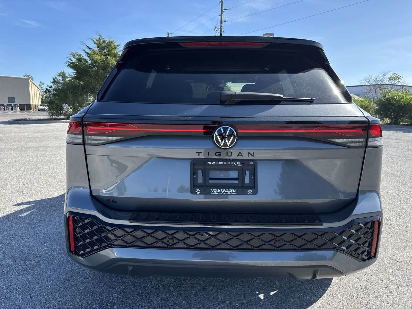 2026 Volkswagen Tiguan 2.0T SE R-Line Black