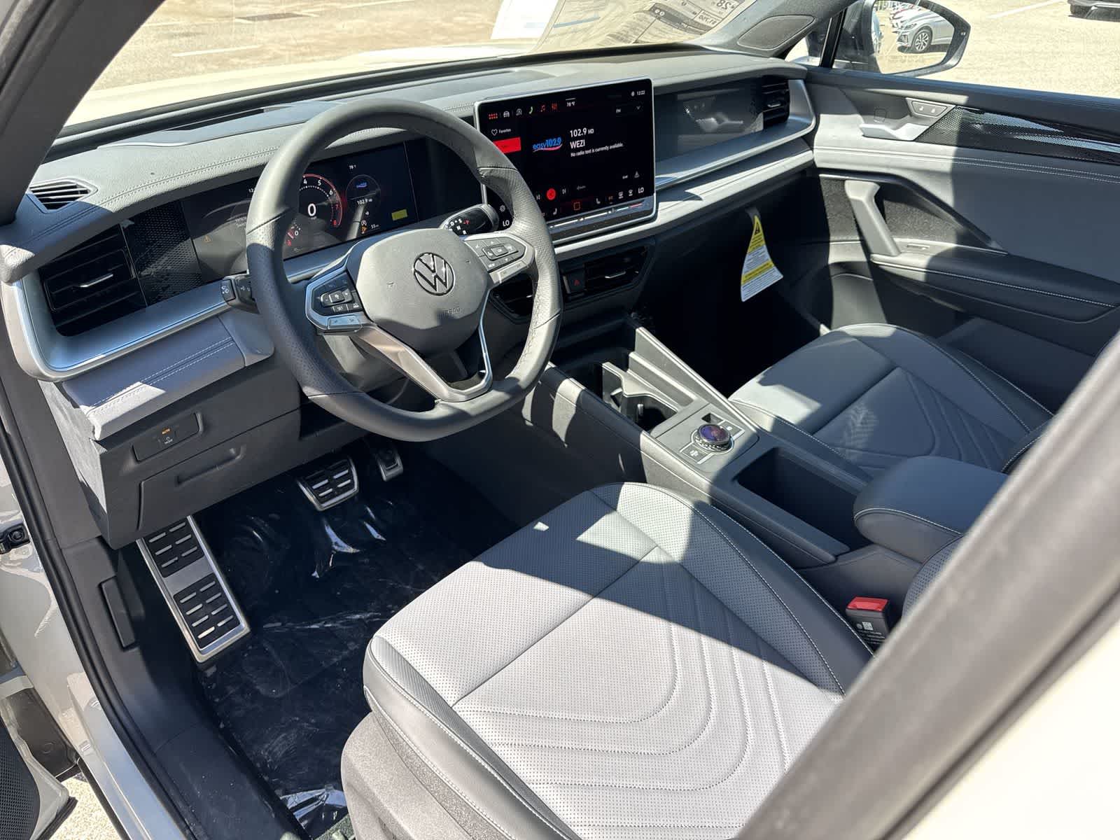 2026 Volkswagen Tiguan SE R-Line Black