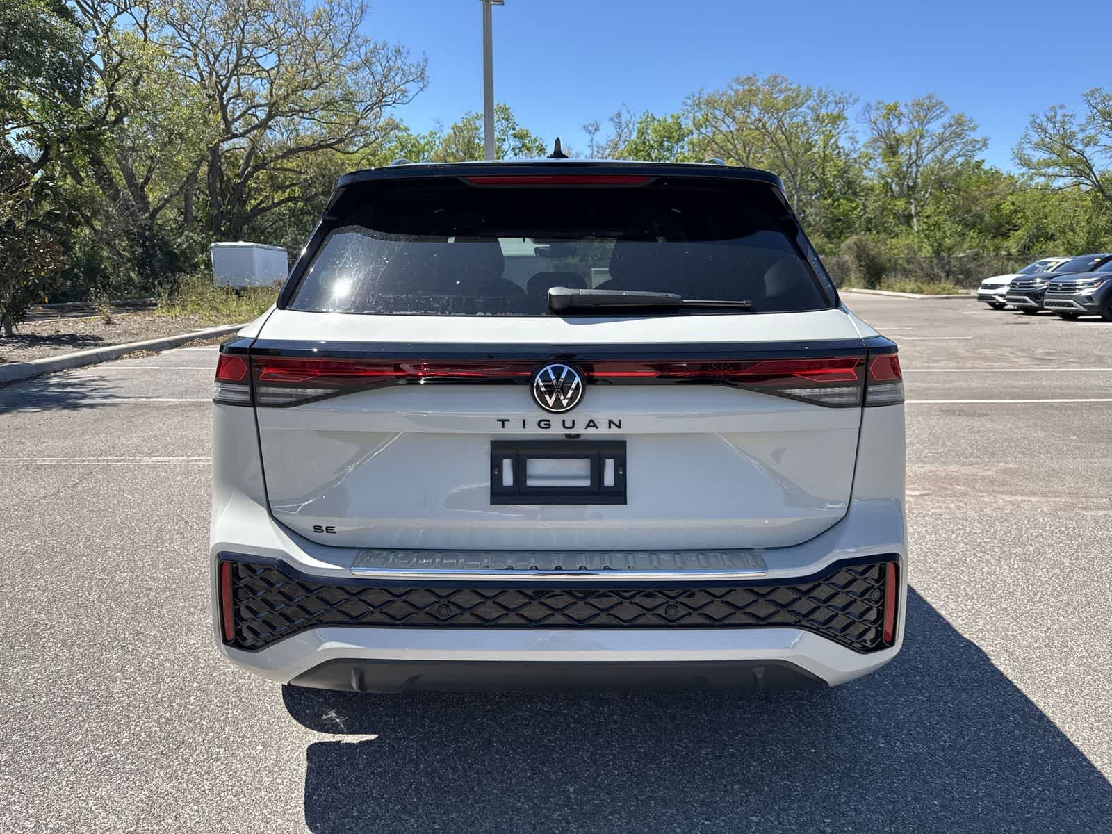 2026 Volkswagen Tiguan SE R-Line Black