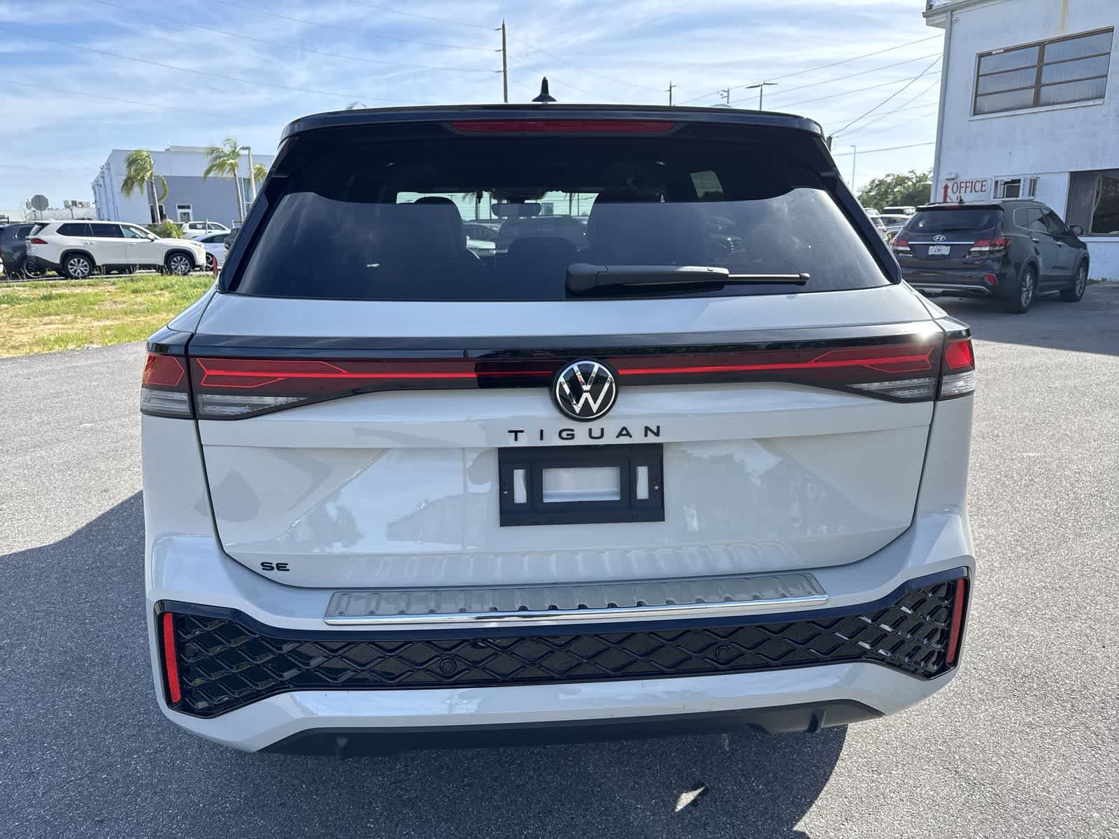 2026 Volkswagen Tiguan 2.0T SE R-Line Black