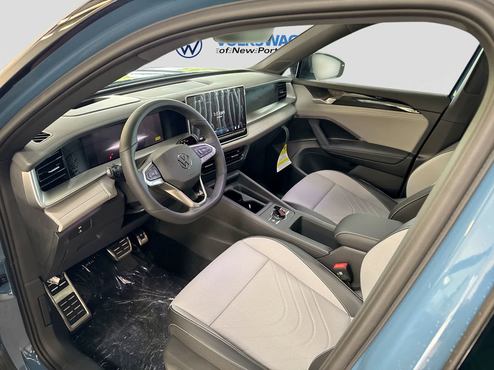 2026 Volkswagen Tiguan 2.0T SE R-Line Black