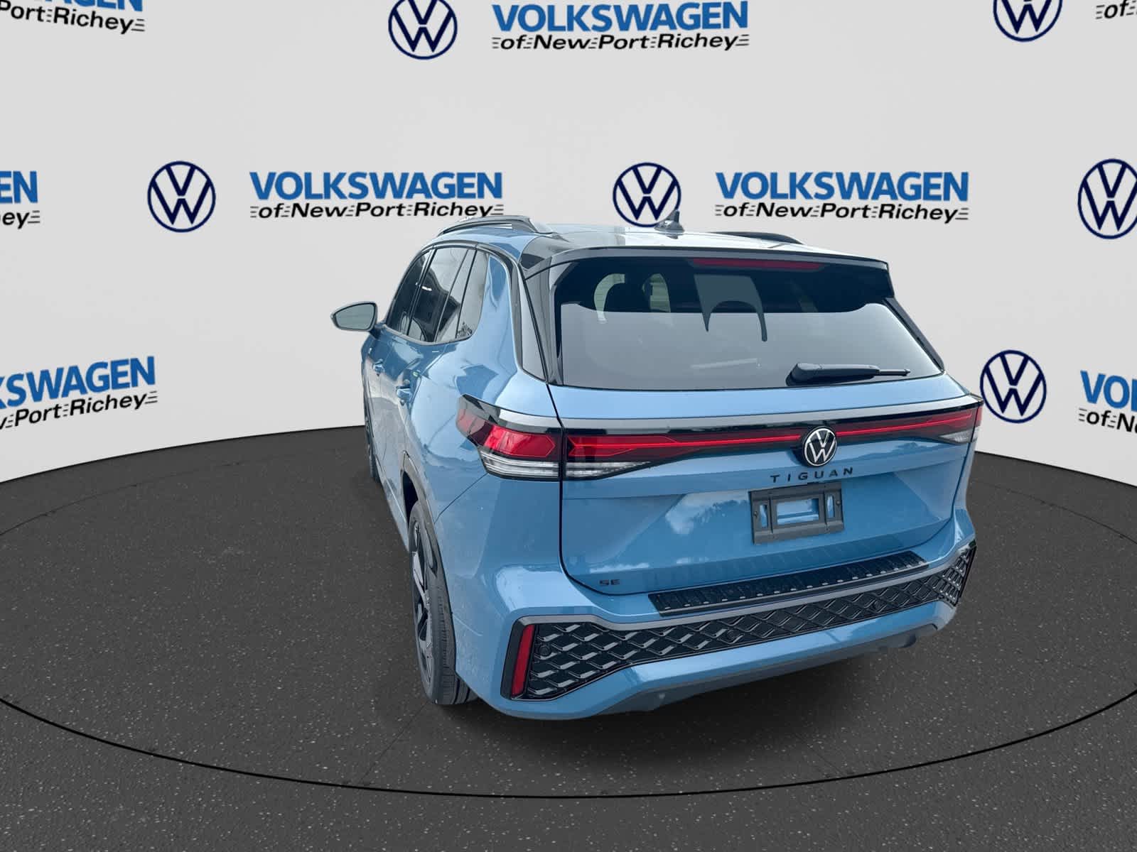 2026 Volkswagen Tiguan 2.0T SE R-Line Black