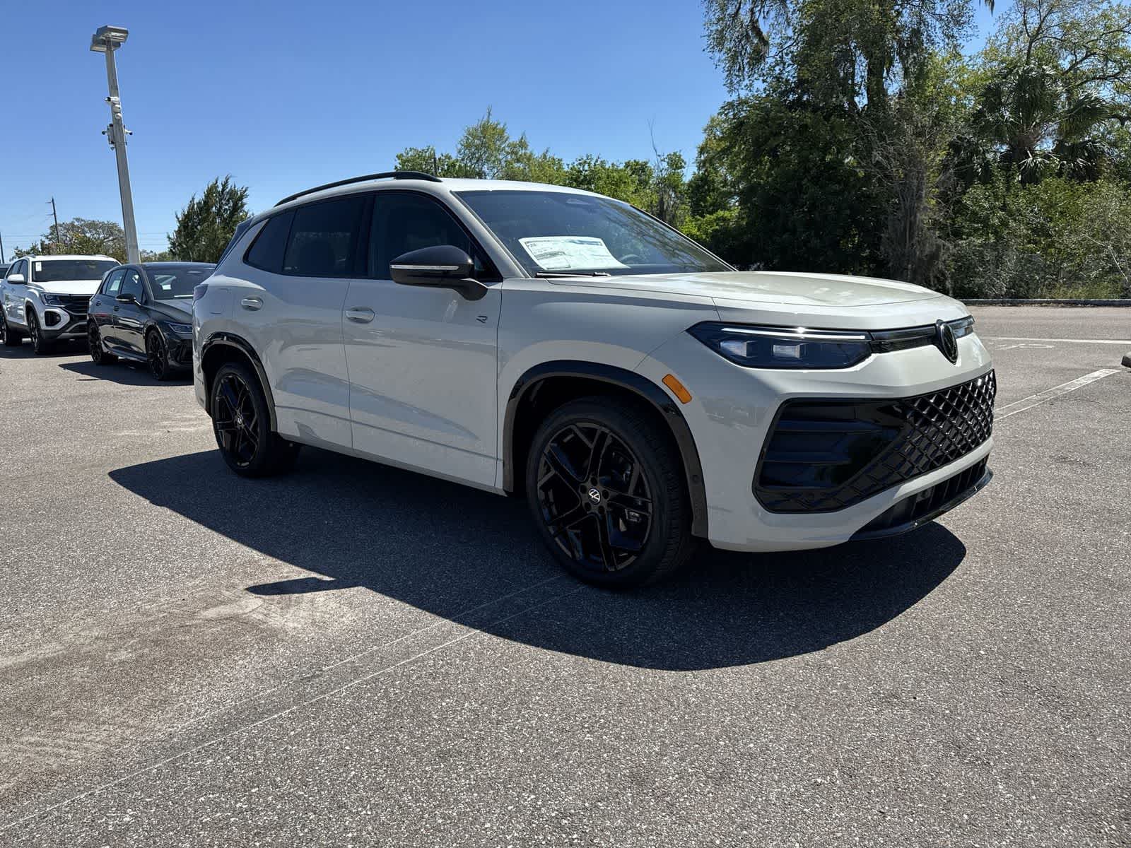 2026 Volkswagen Tiguan 2.0T SE R-Line Black