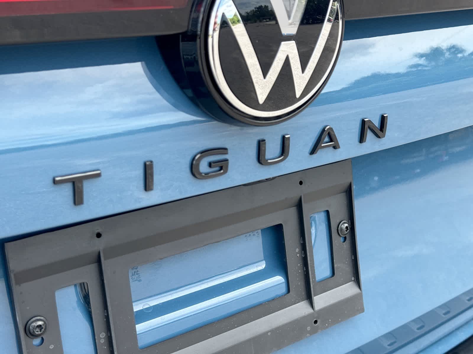 2026 Volkswagen Tiguan 2.0T SE R-Line Black