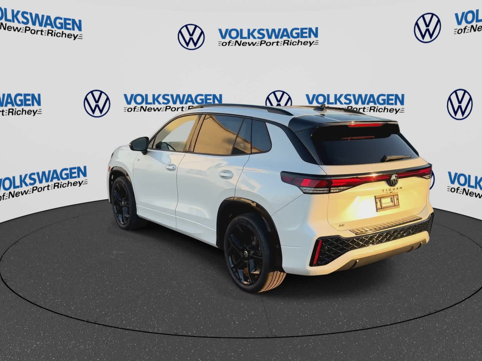 2026 Volkswagen Tiguan SE R-Line Black