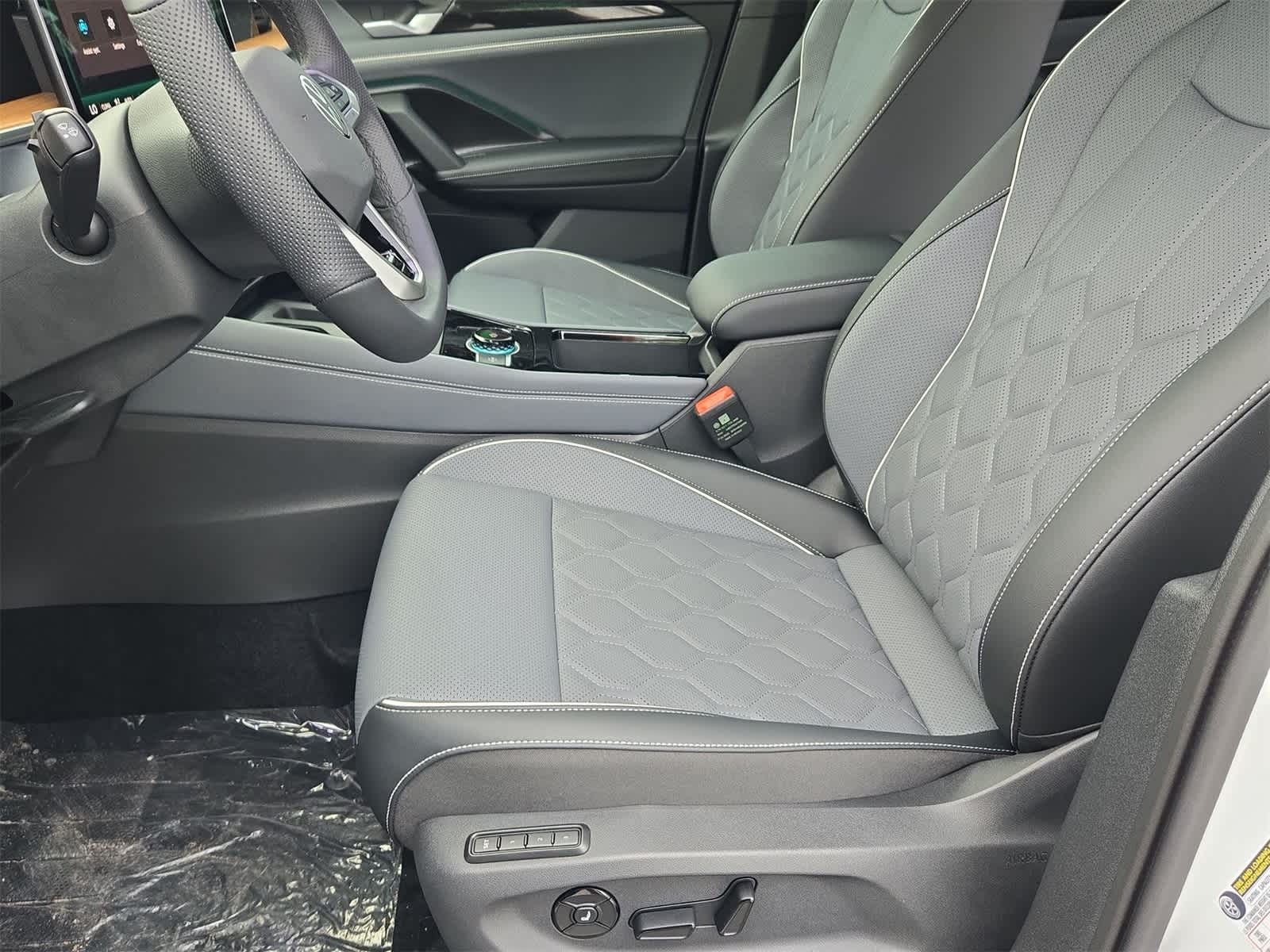 2025 Volkswagen Tiguan 2.0T SEL R-Line