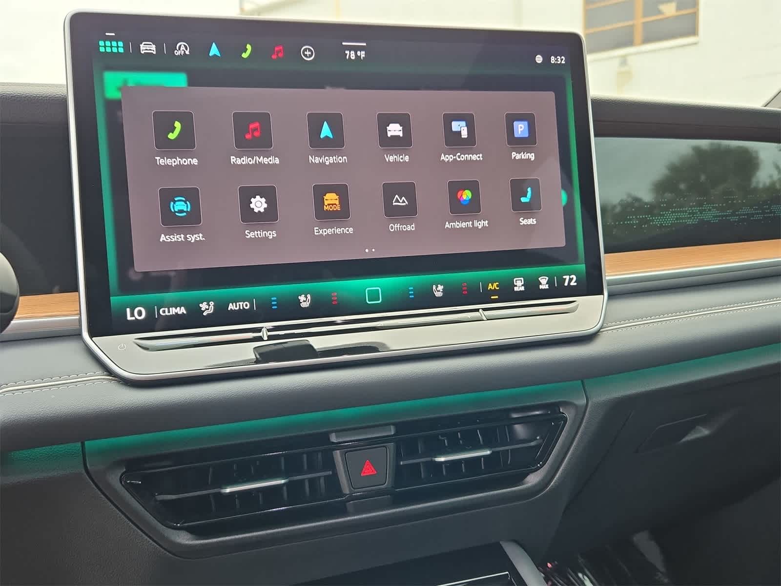 2025 Volkswagen Tiguan 2.0T SEL R-Line