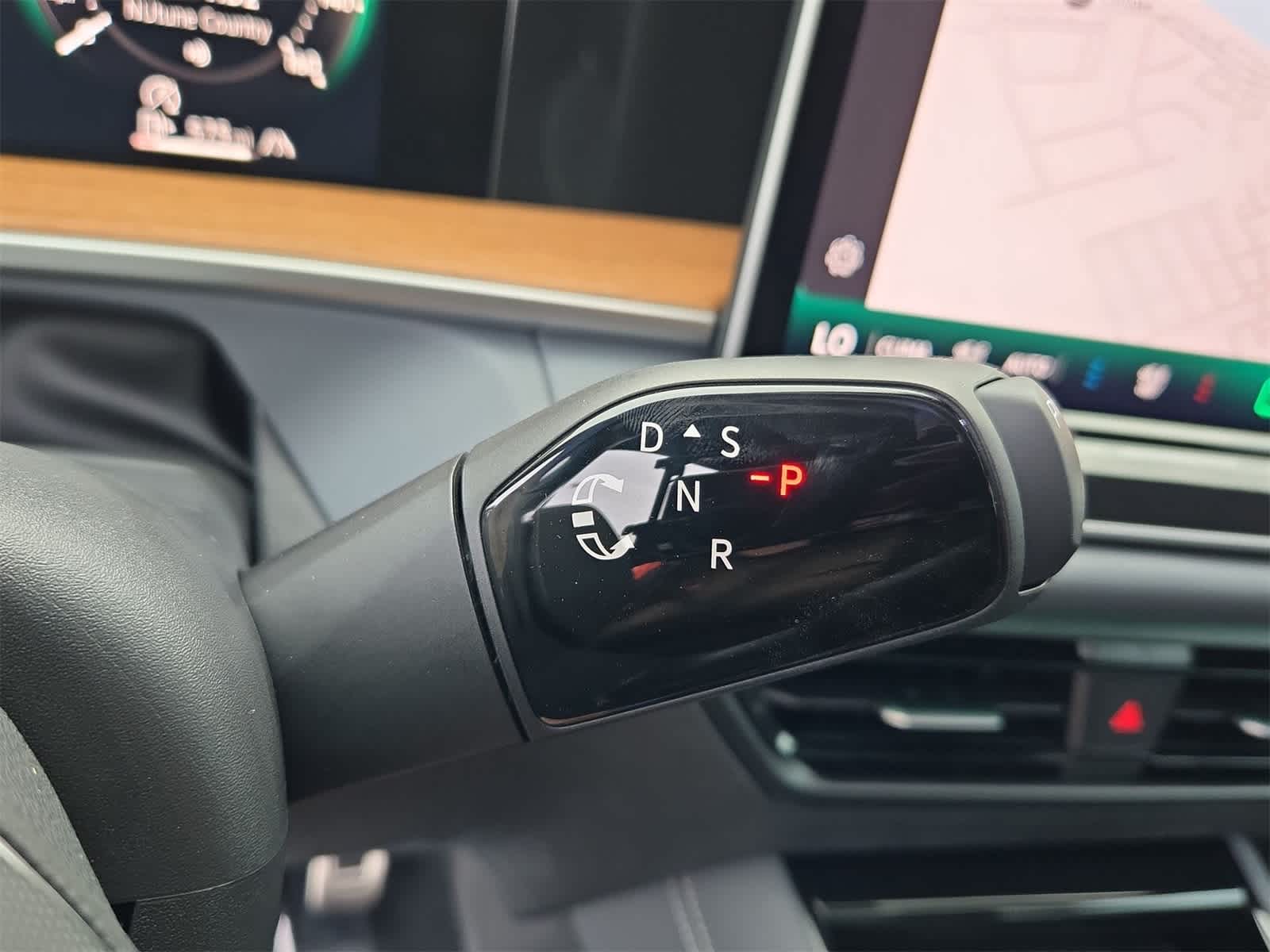 2025 Volkswagen Tiguan 2.0T SEL R-Line