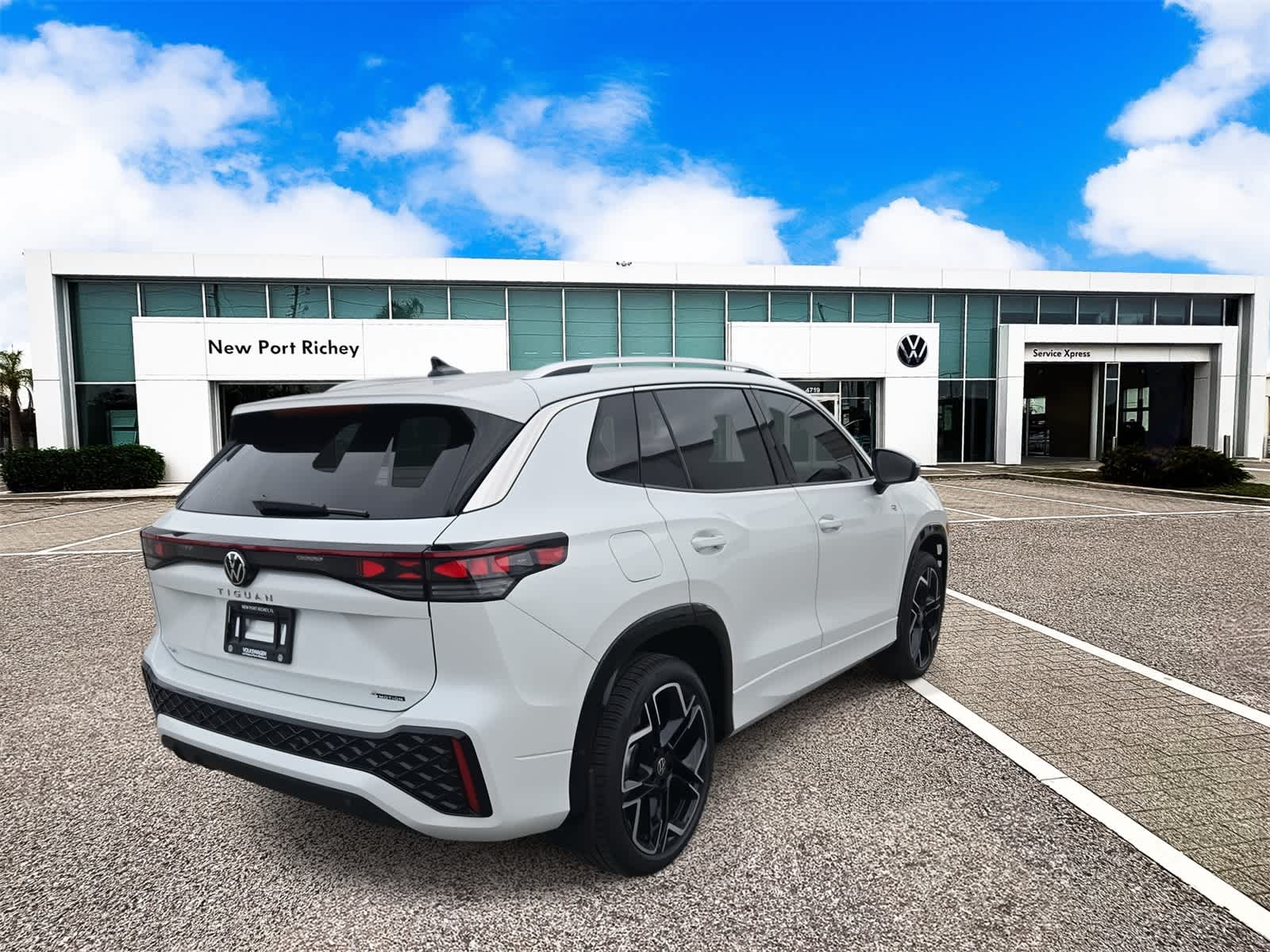 2025 Volkswagen Tiguan 2.0T SEL R-Line