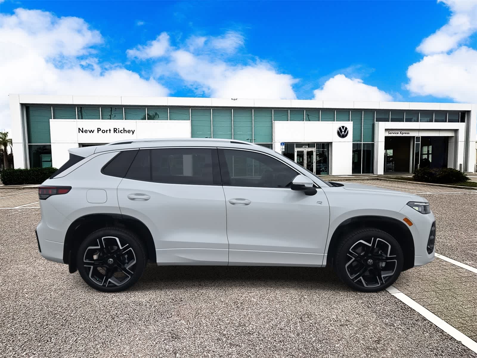 2025 Volkswagen Tiguan 2.0T SEL R-Line