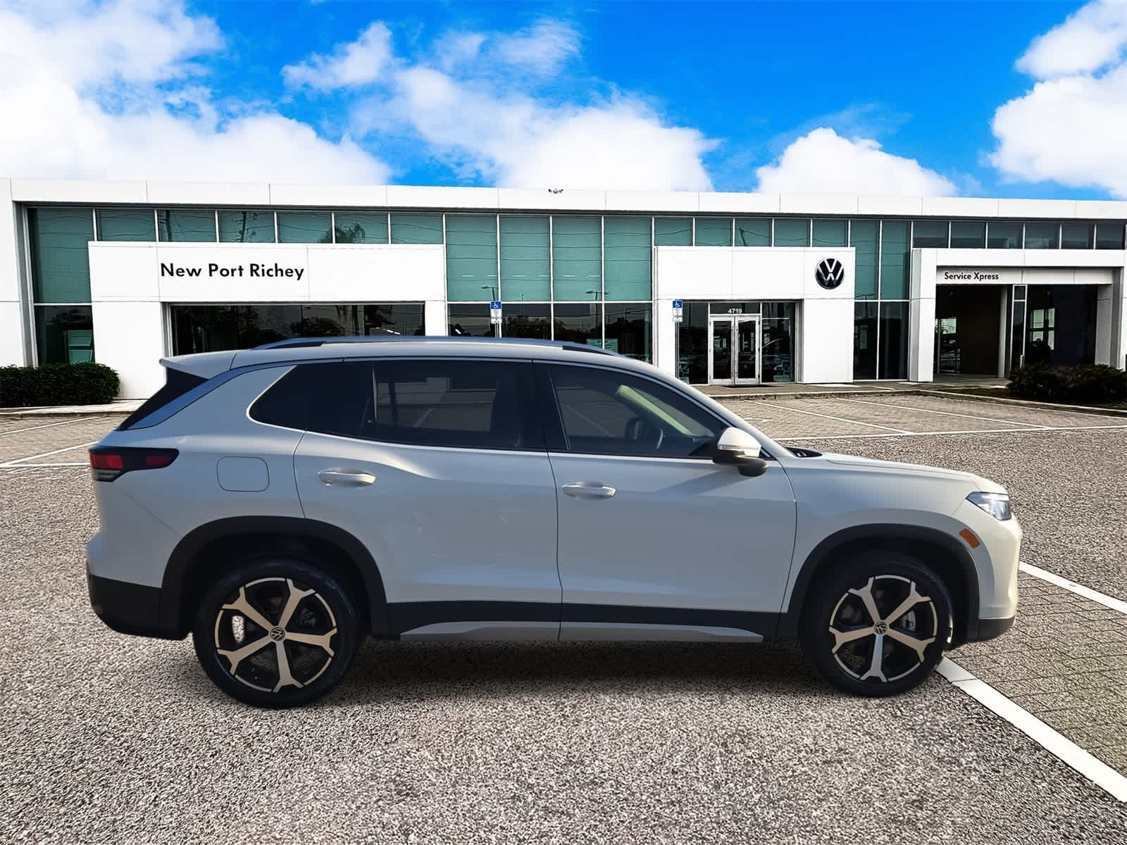 2026 Volkswagen Tiguan 2.0T SE