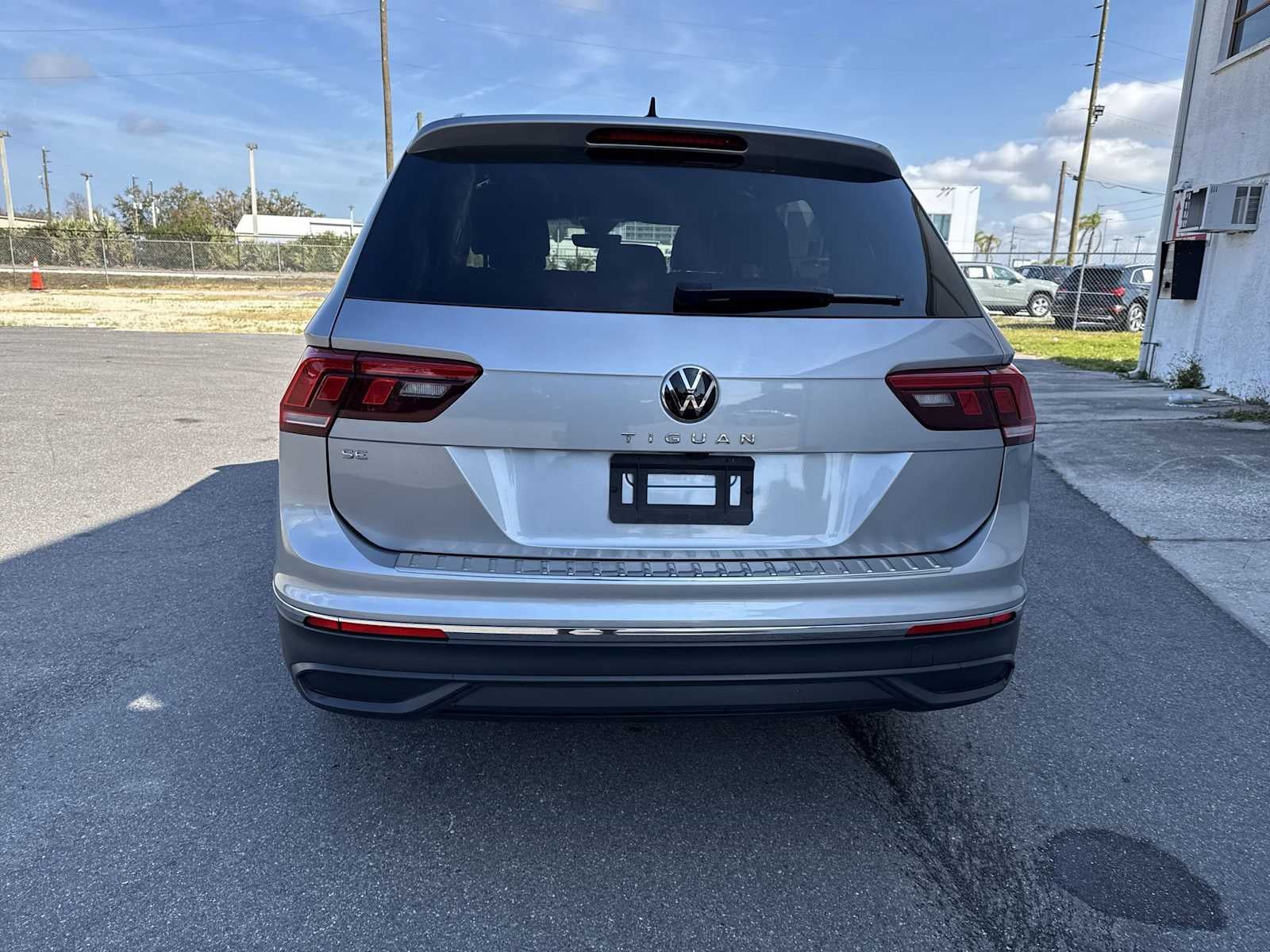 2023 Volkswagen Tiguan SE
