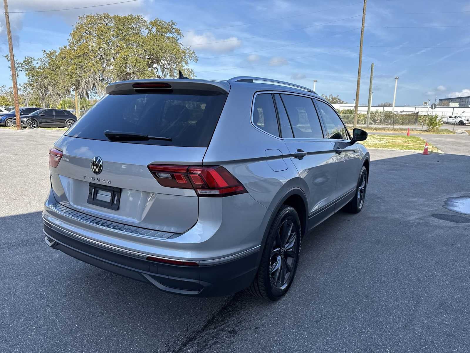 2023 Volkswagen Tiguan SE
