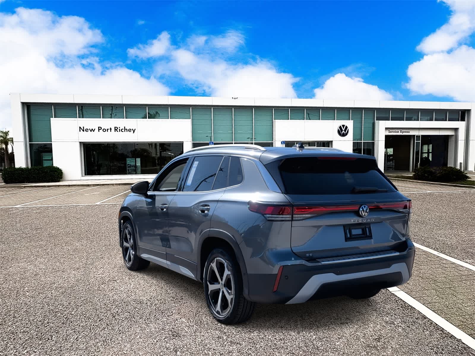 2026 Volkswagen Tiguan 2.0T SE