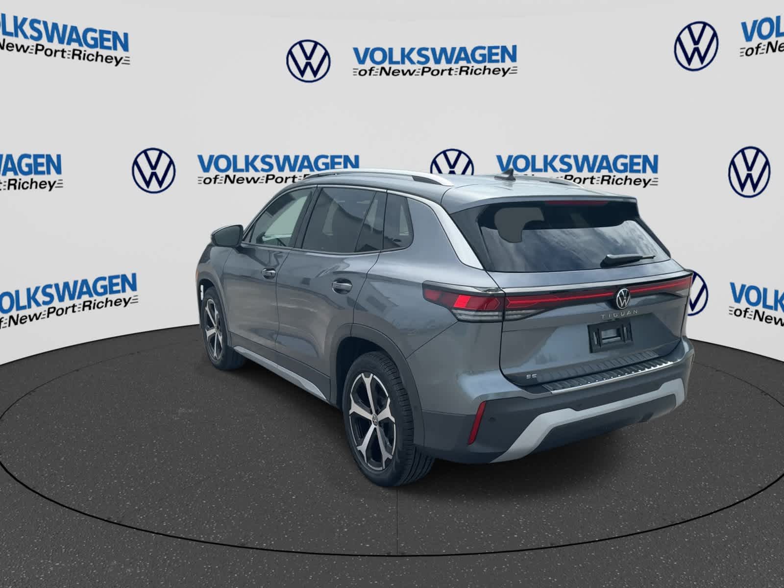 2026 Volkswagen Tiguan 2.0T SE