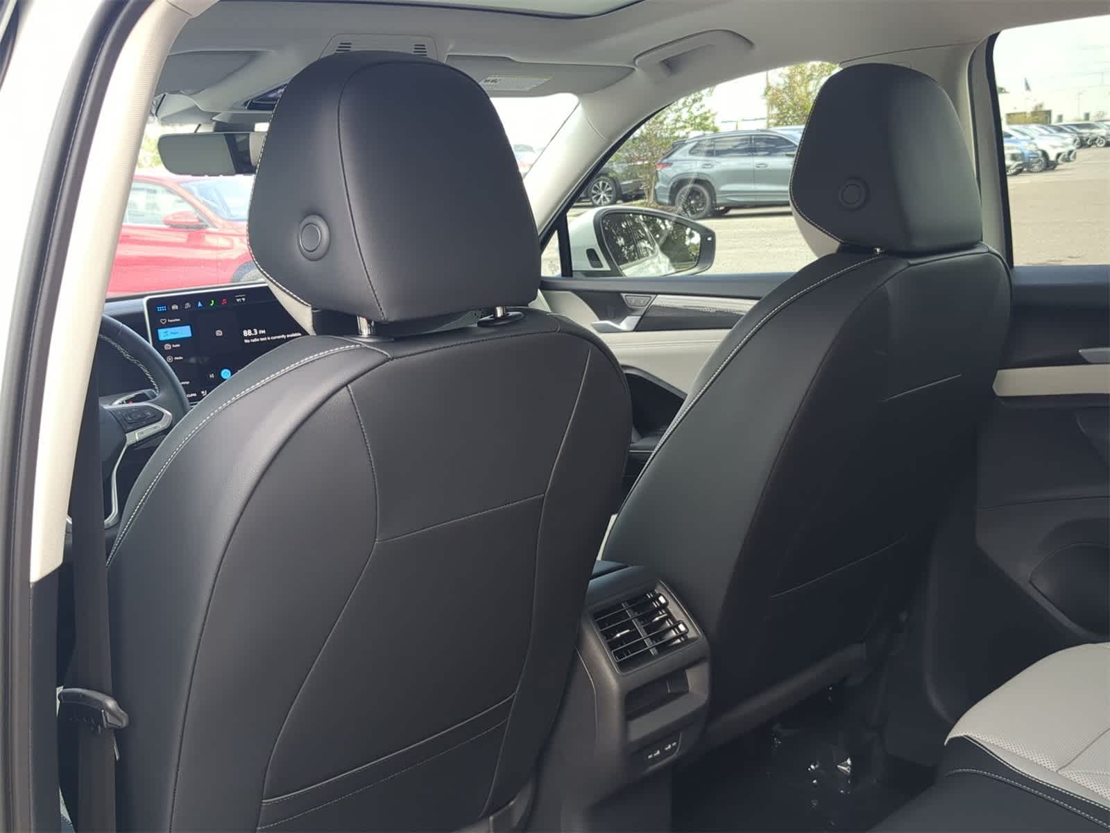 2025 Volkswagen Tiguan 2.0T SE