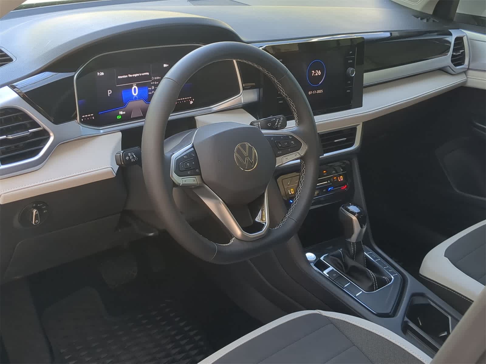 2025 Volkswagen Taos 1.5T SE