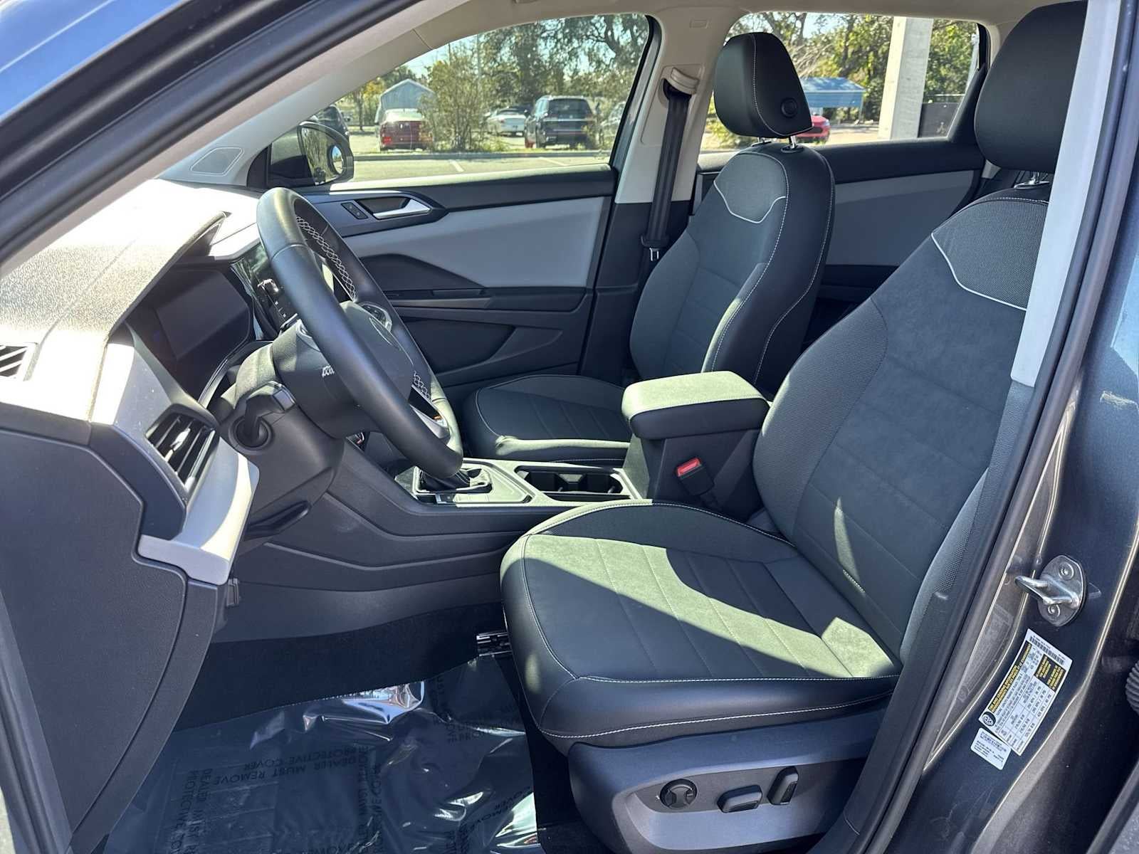 2023 Volkswagen Taos SE