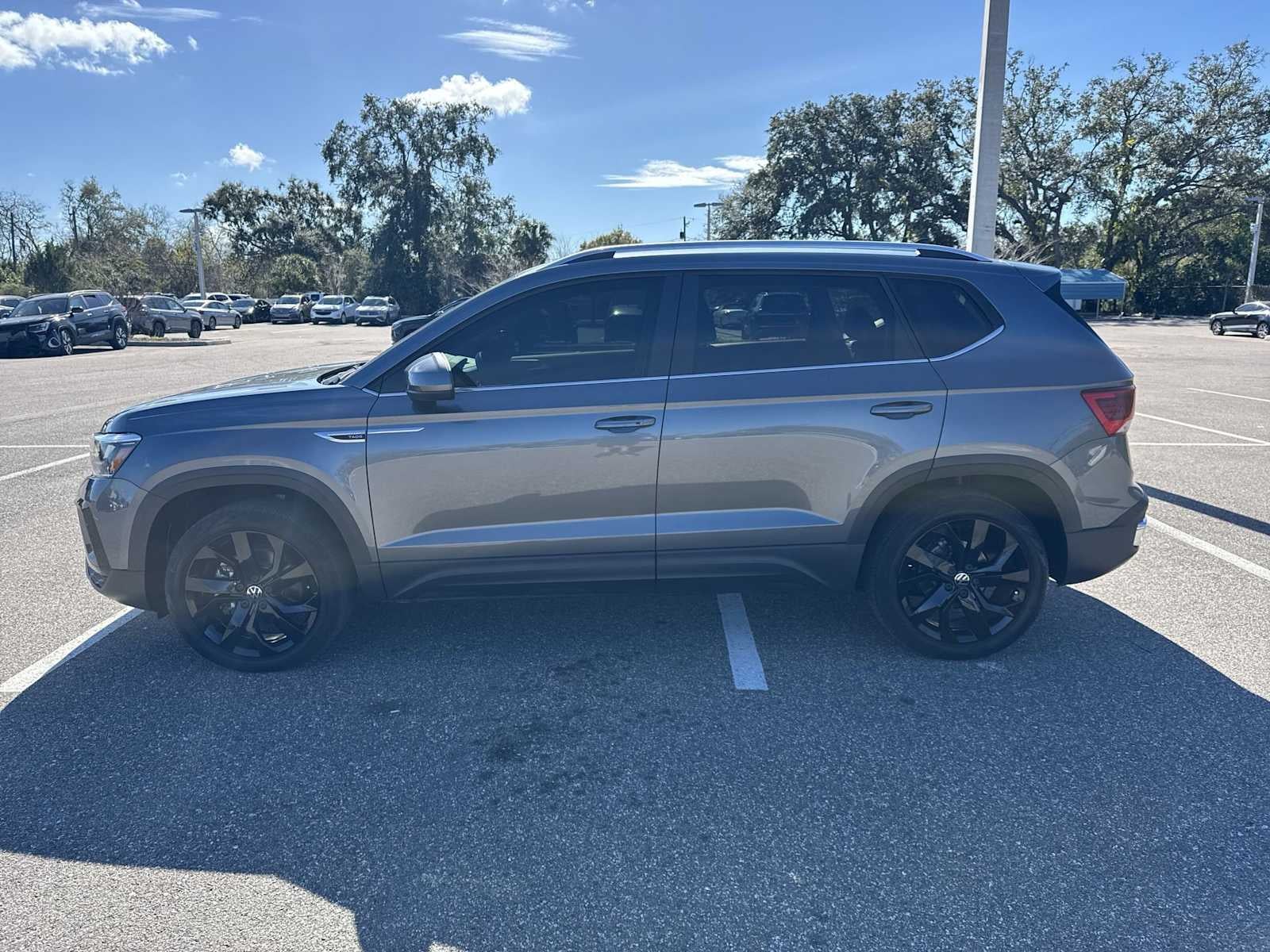 2023 Volkswagen Taos SE