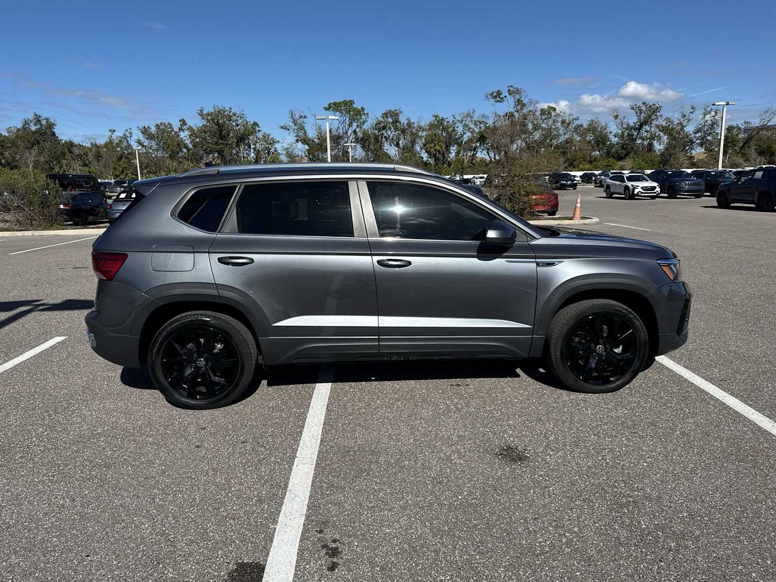 2023 Volkswagen Taos SE