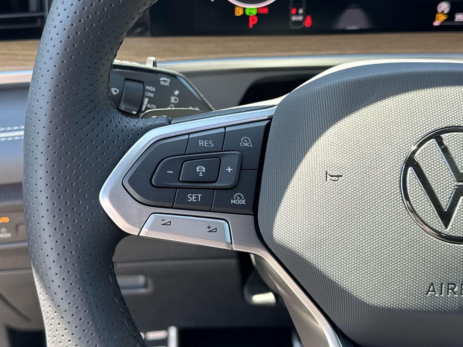 2026 Volkswagen Tiguan 2.0T SEL R-Line Turbo