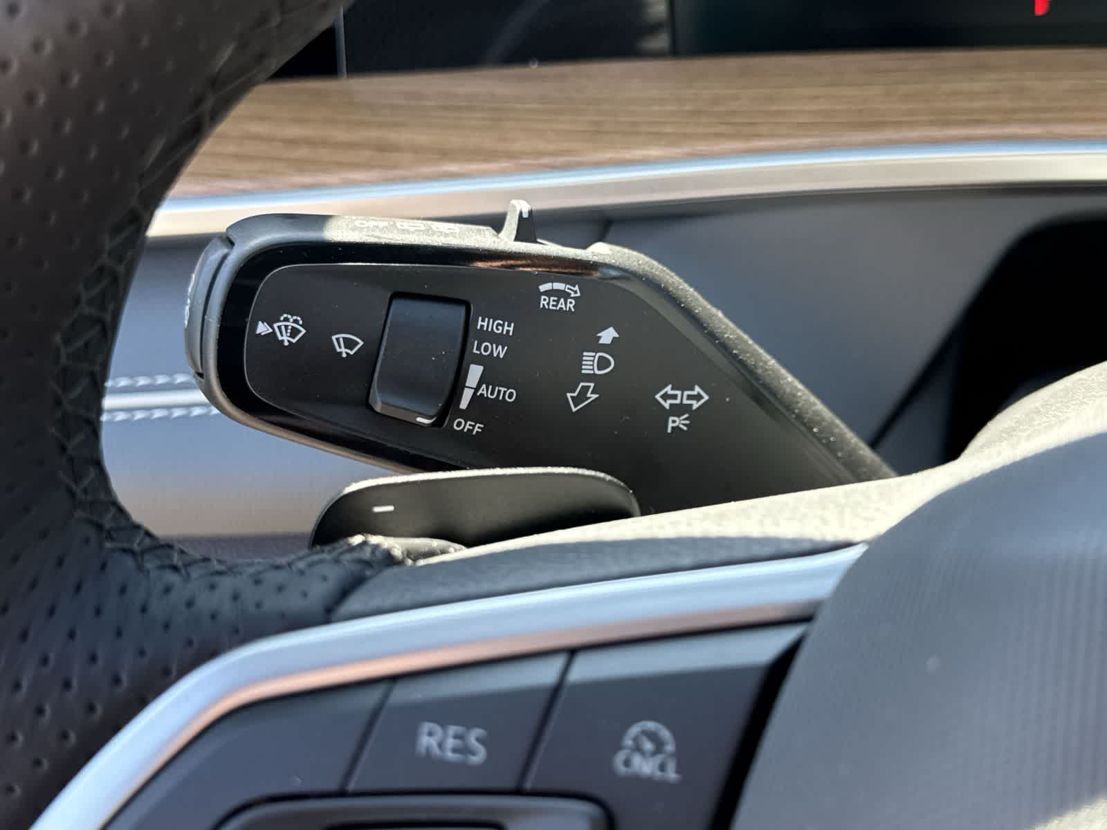 2026 Volkswagen Tiguan 2.0T SEL R-Line Turbo