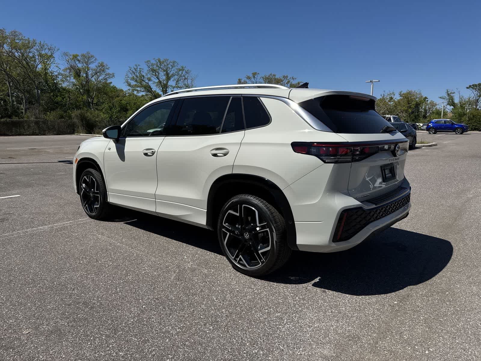 2026 Volkswagen Tiguan 2.0T SEL R-Line Turbo