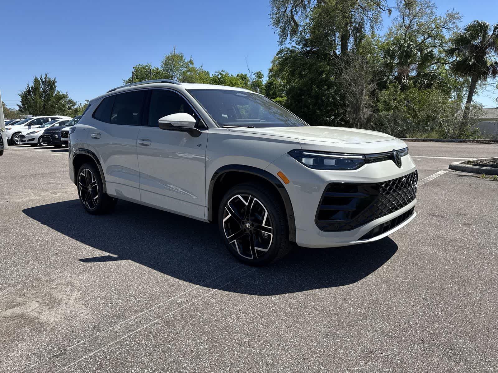 2026 Volkswagen Tiguan 2.0T SEL R-Line Turbo