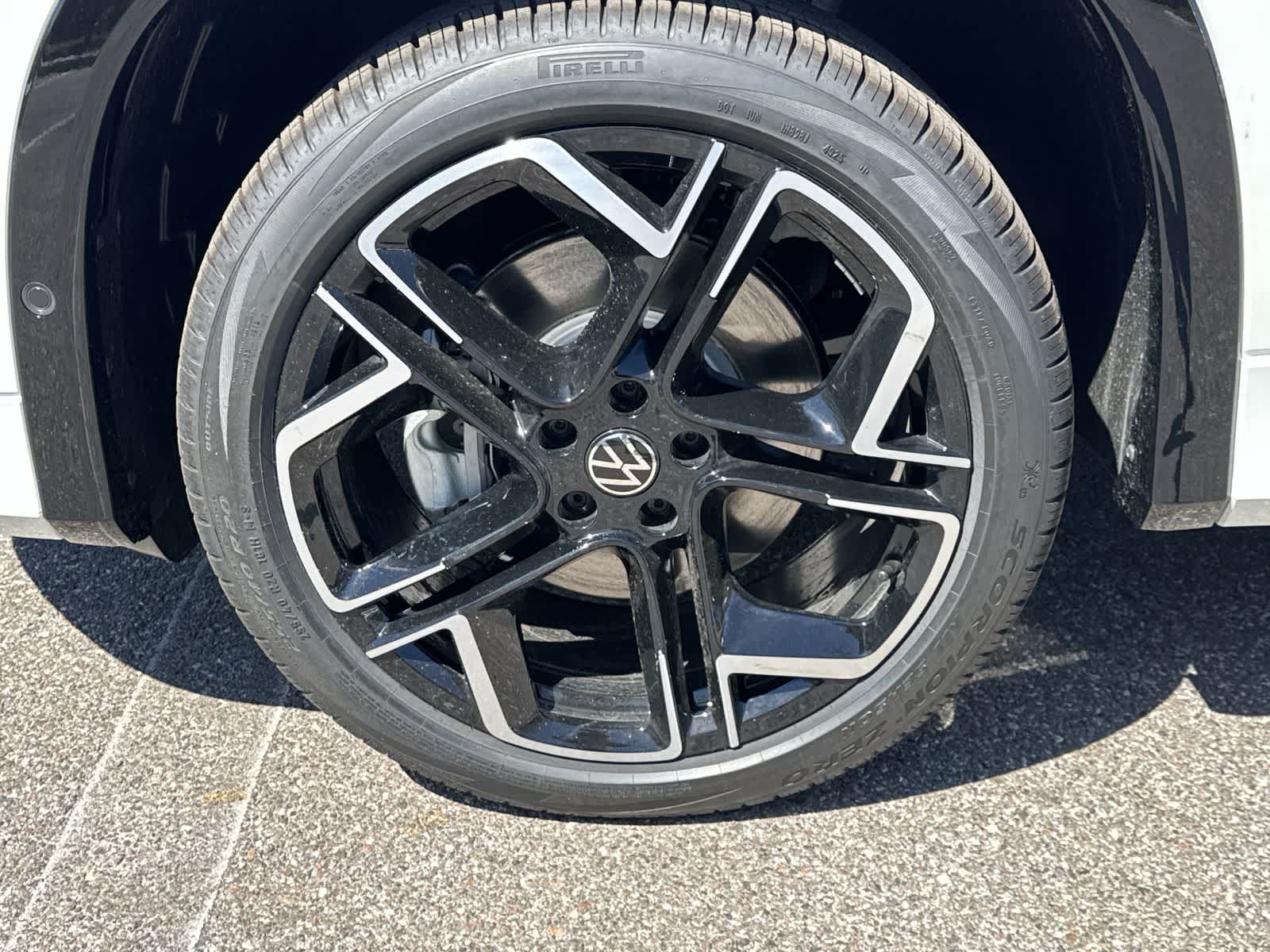 2026 Volkswagen Tiguan 2.0T SEL R-Line Turbo