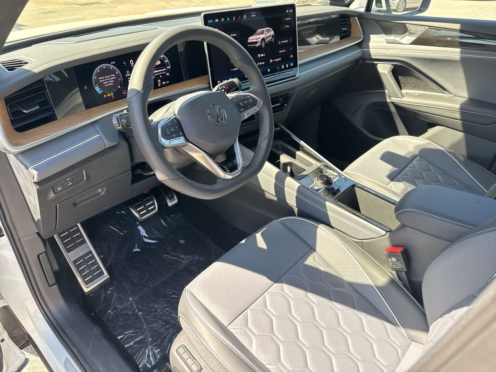 2026 Volkswagen Tiguan 2.0T SEL R-Line Turbo