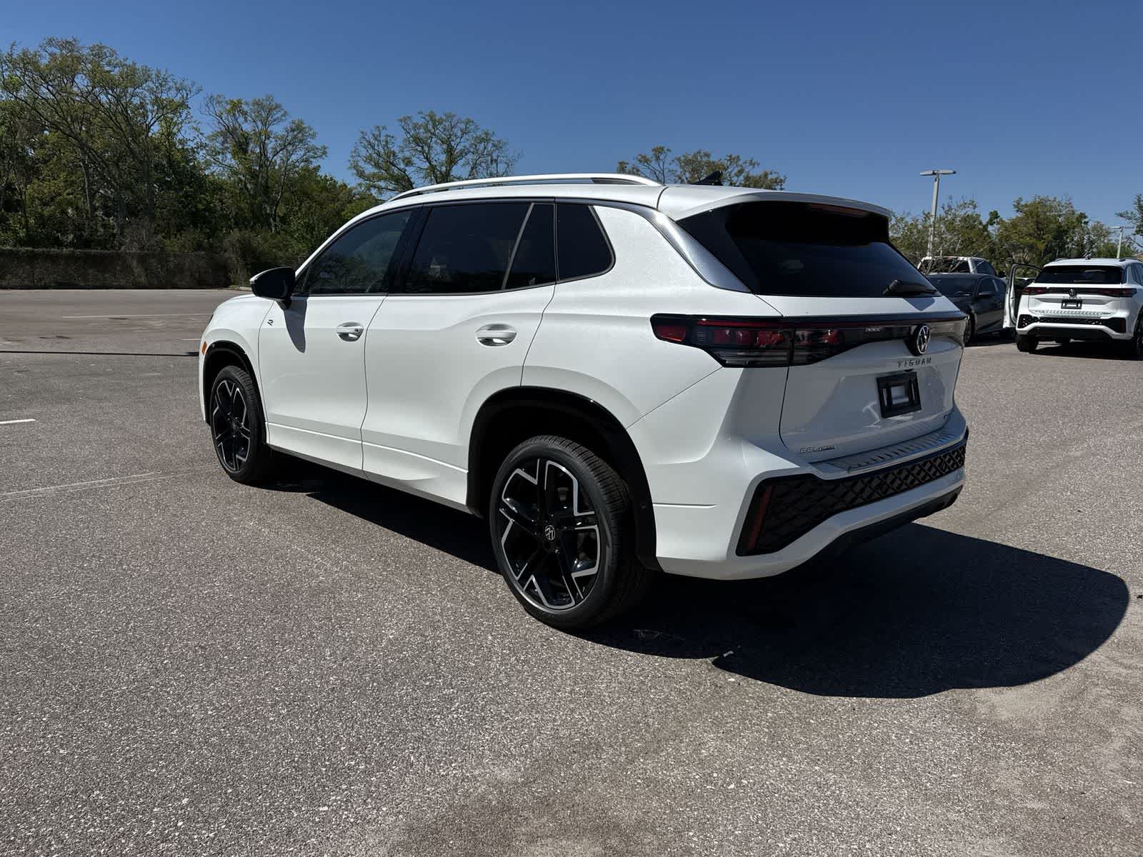 2026 Volkswagen Tiguan 2.0T SEL R-Line Turbo