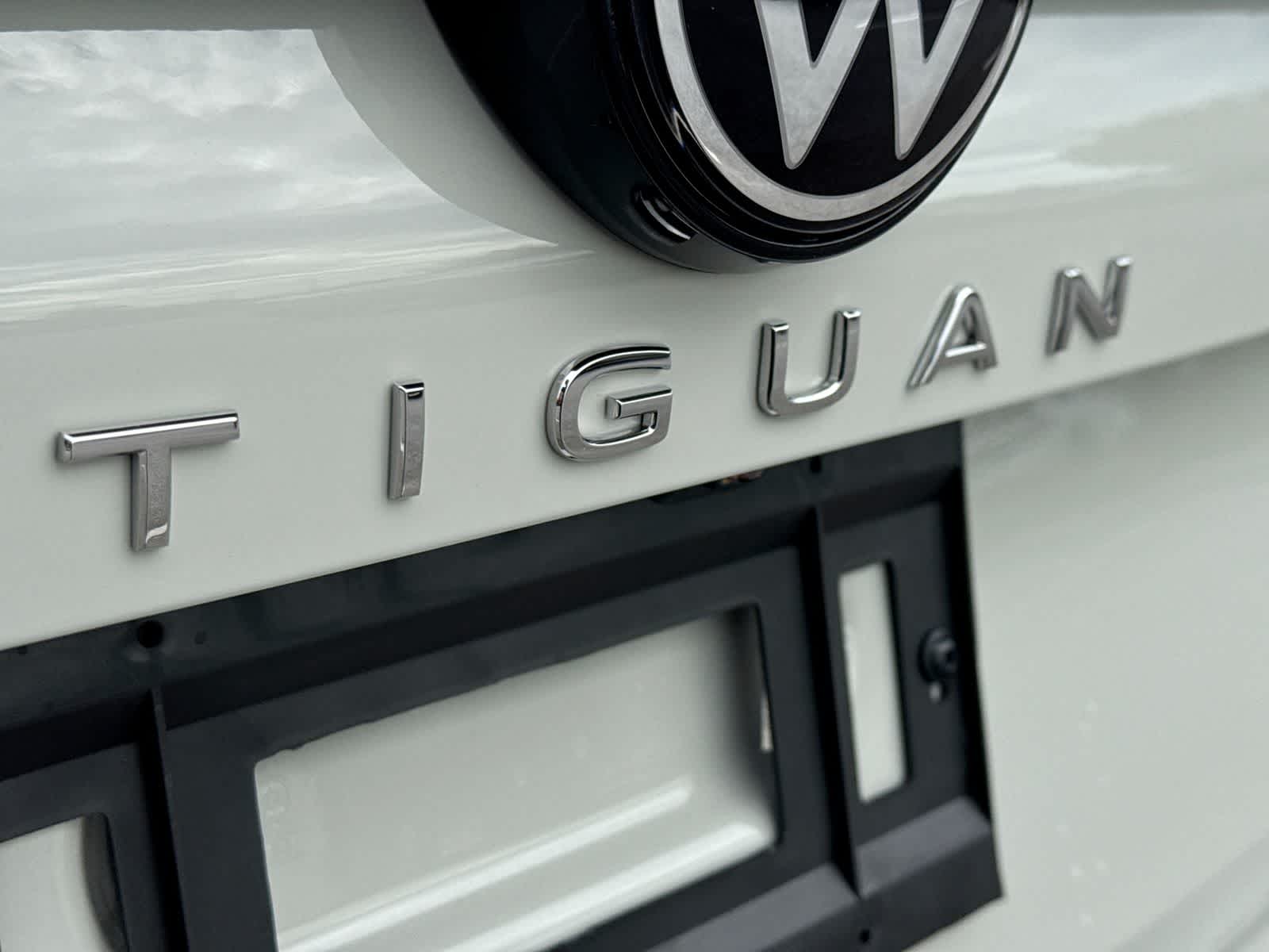 2026 Volkswagen Tiguan 2.0T SEL R-Line Turbo