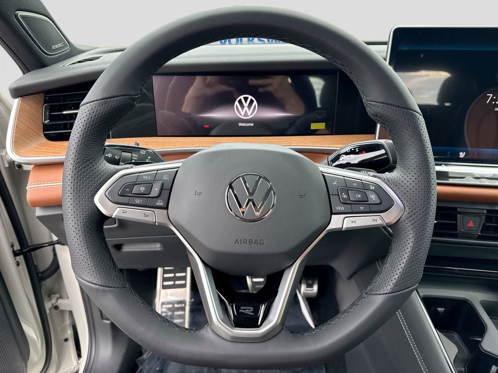 2026 Volkswagen Tiguan 2.0T SEL R-Line Turbo