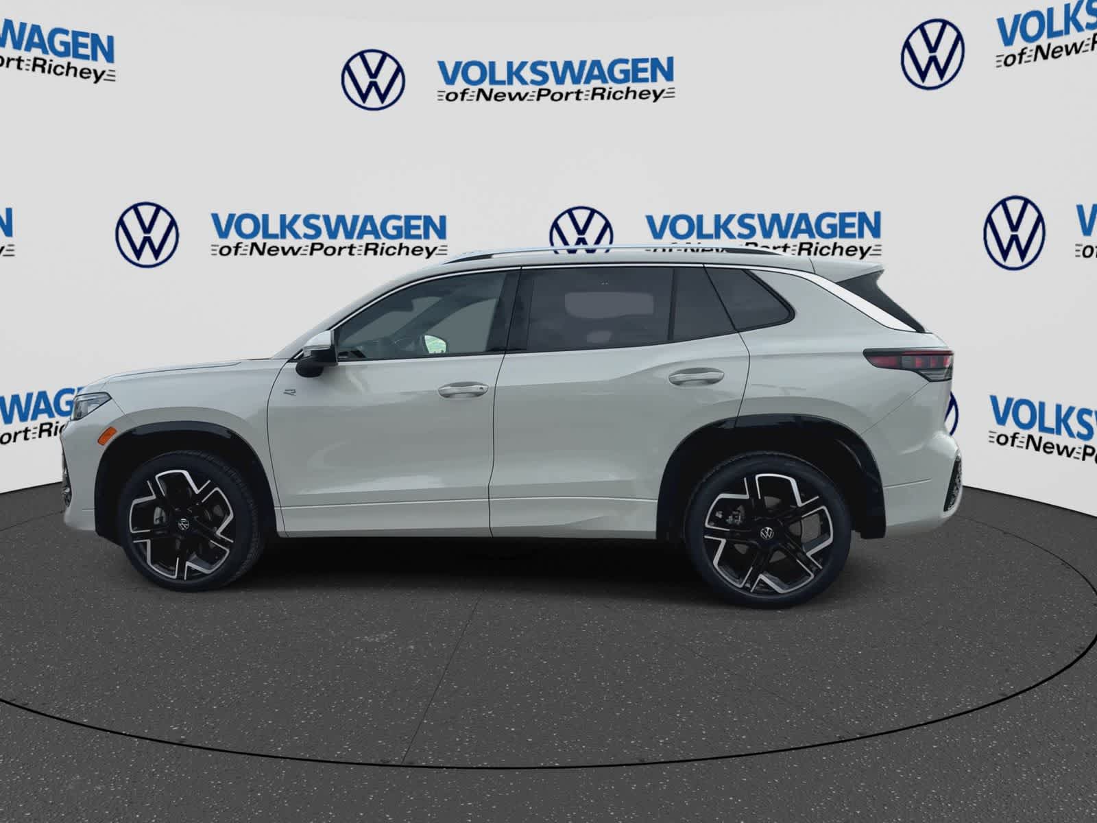 2026 Volkswagen Tiguan 2.0T SEL R-Line Turbo
